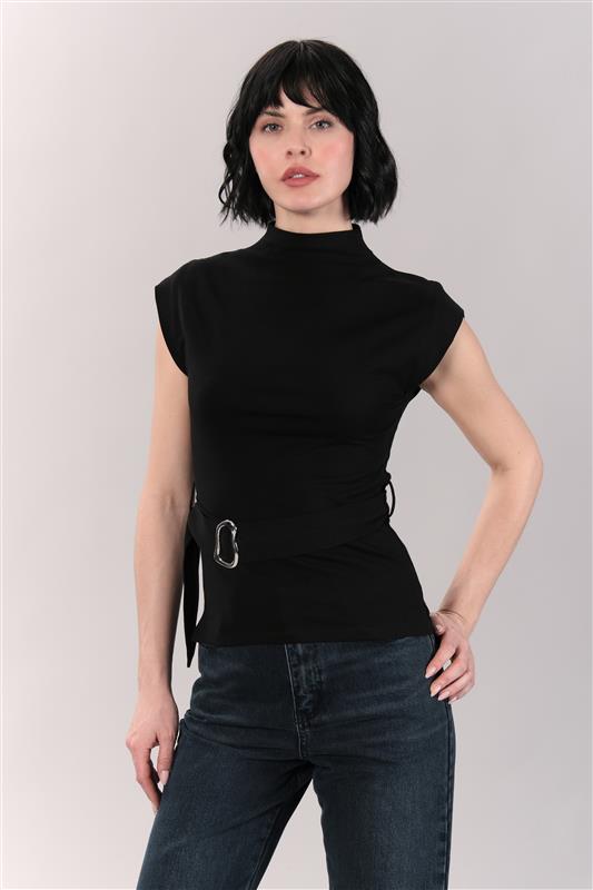 Toka Detaylı Siyah Kolsuz Body