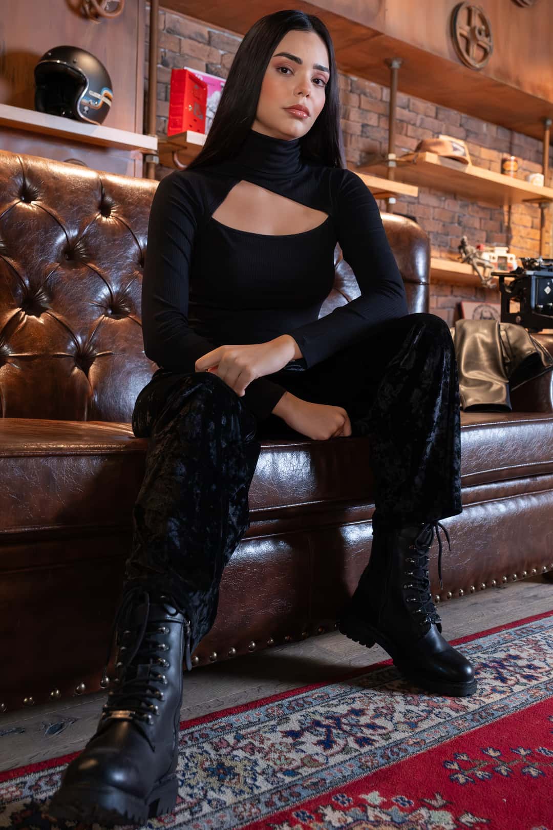 Dekolte Detaylı Boğazlı Body