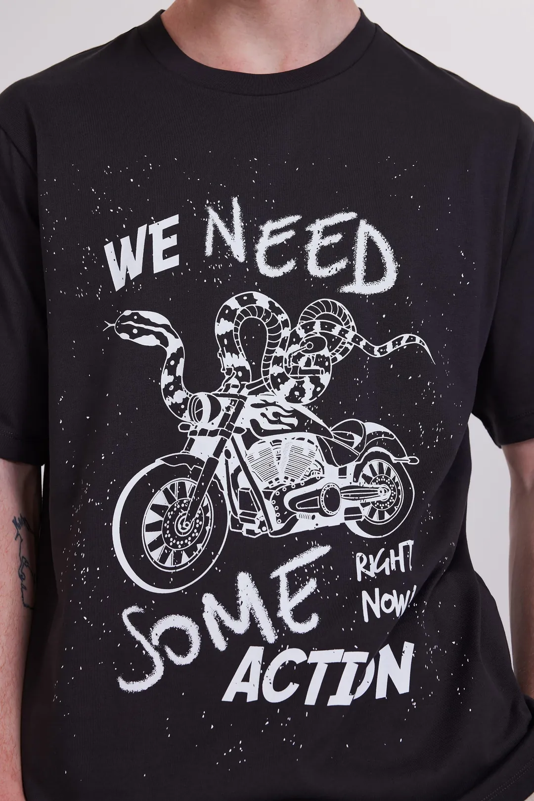 Baskılı Antrasit Bisiklet Yaka Erkek Tişört