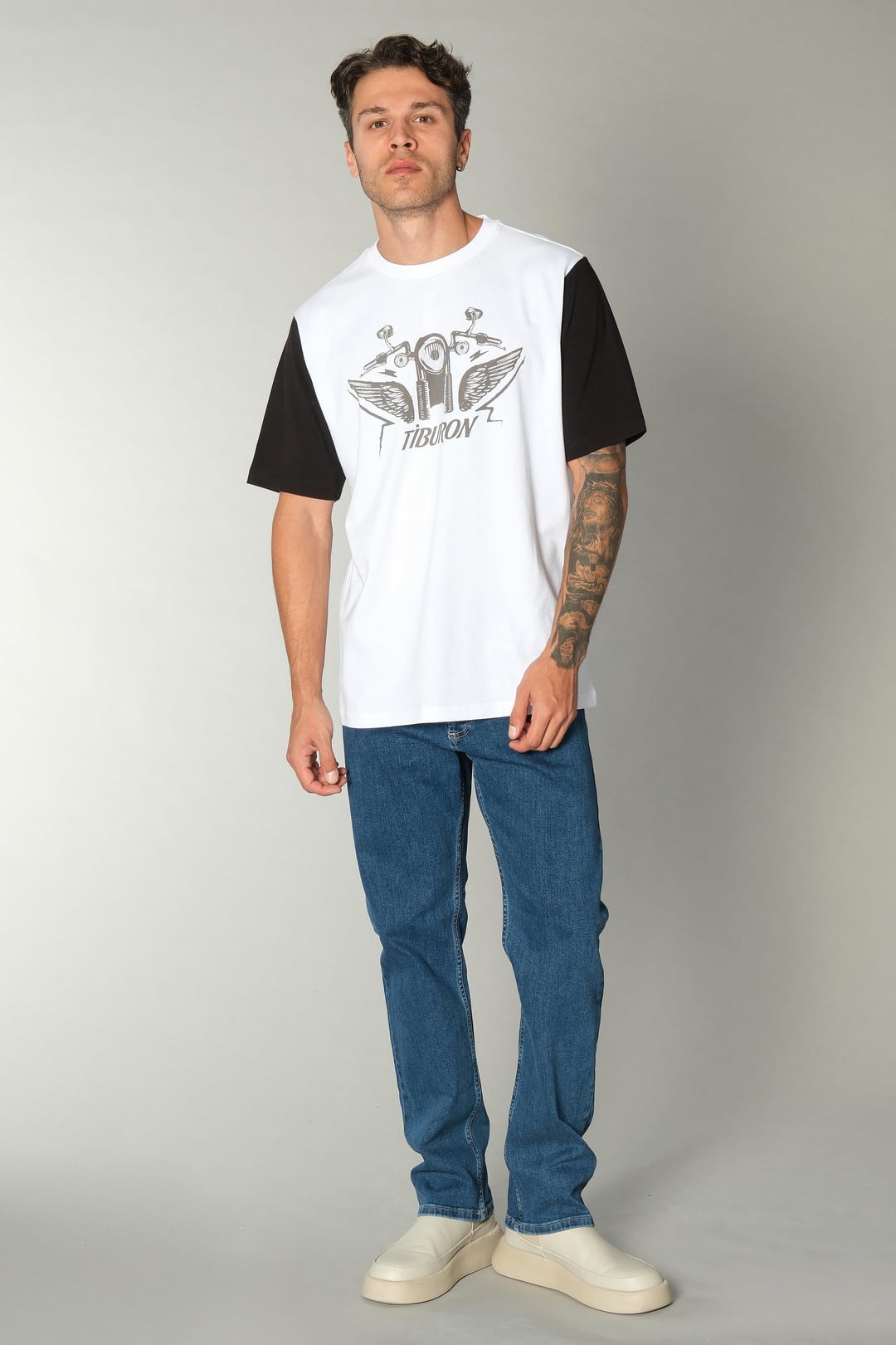 Kontrast Baskılı Beyaz Tshirt