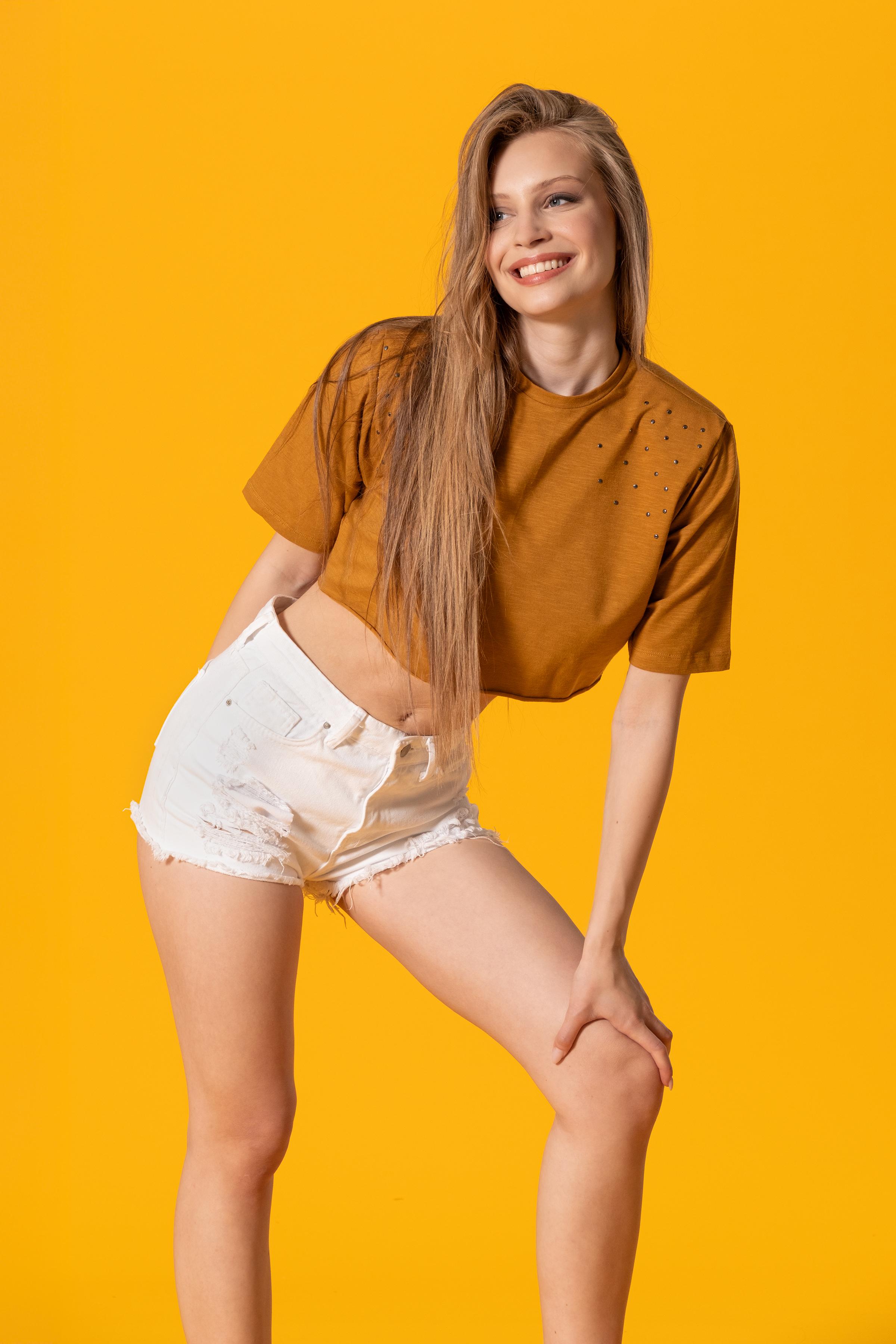 Zımba Detaylı Camel Renk Kadın Crop