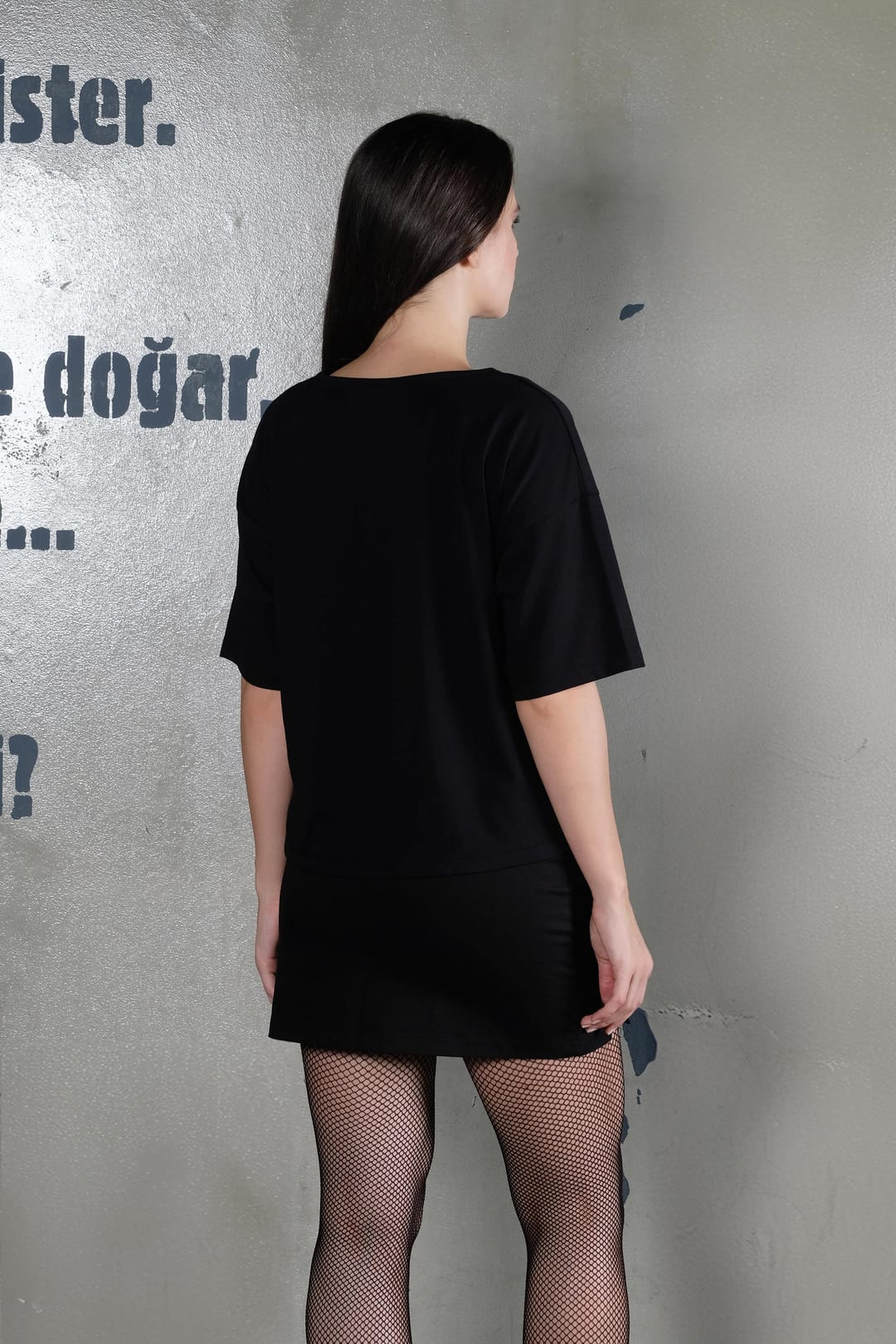 Kuşgözü Detaylı Siyah Kadın Tişört