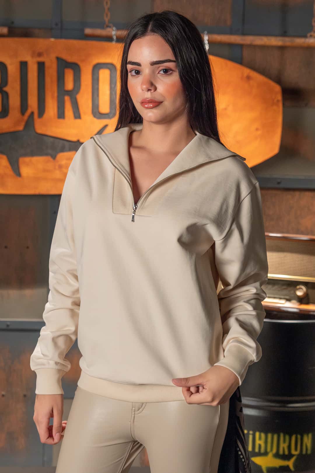 Yarım Fermuarlı Ekru Sweatshirt