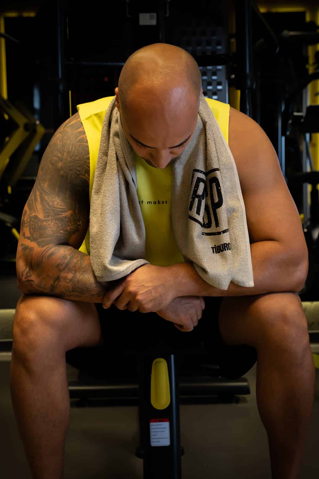 Tiburon Baskılı Gri Pamuklu Spor Havlusu