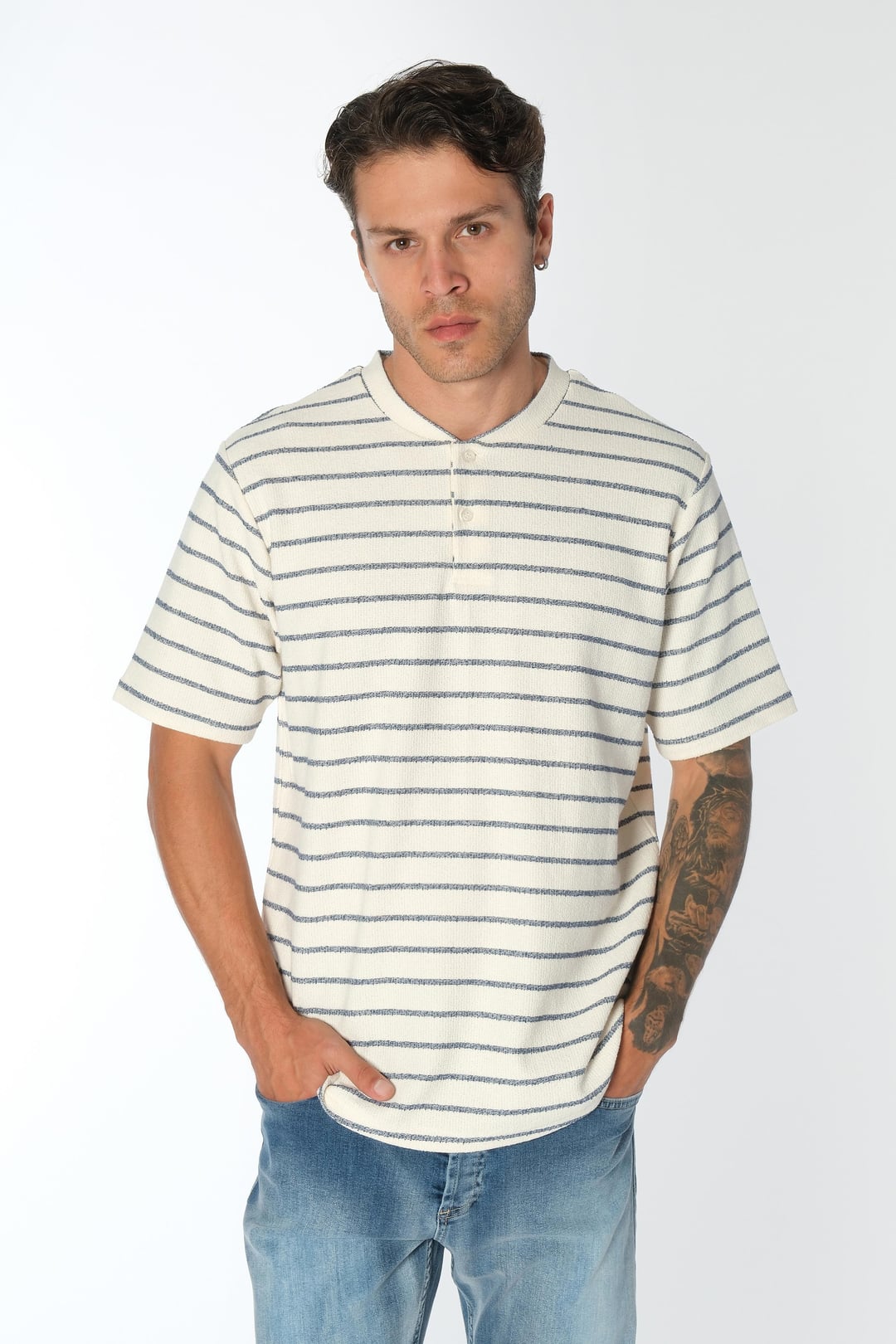 Çizgili Düğmeli Yaka Tshirt