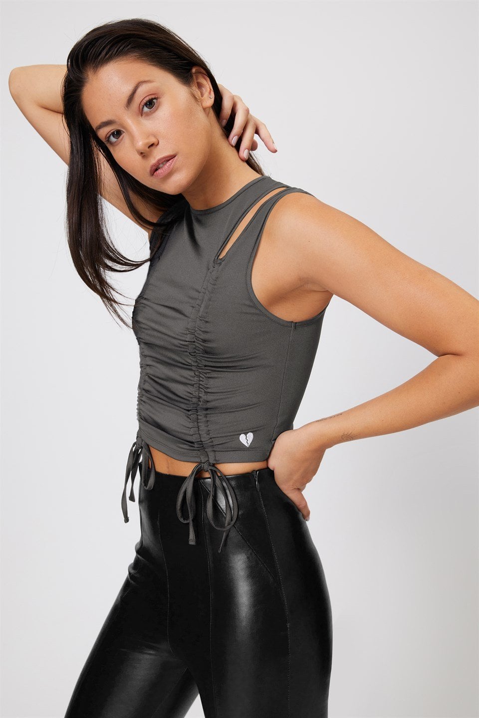 Büzgü Detaylı Kolsuz Crop Body
