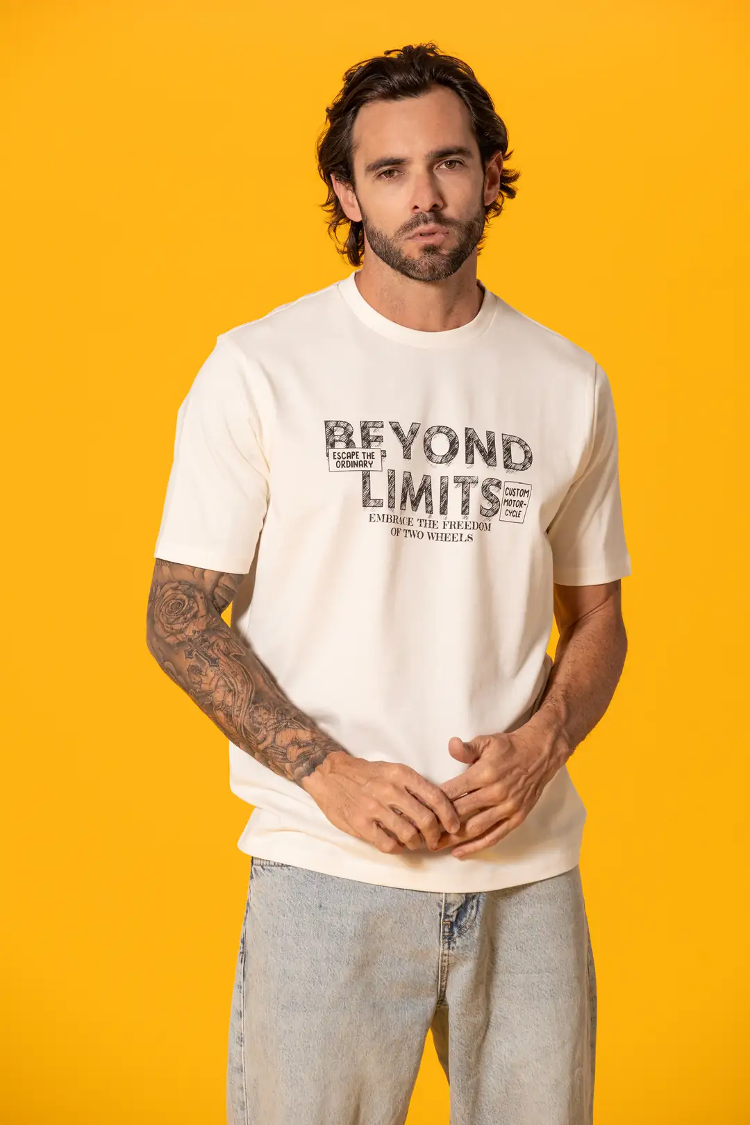 Önü ve Arkası Tasarım Baskılı Ekru Erkek Tişört