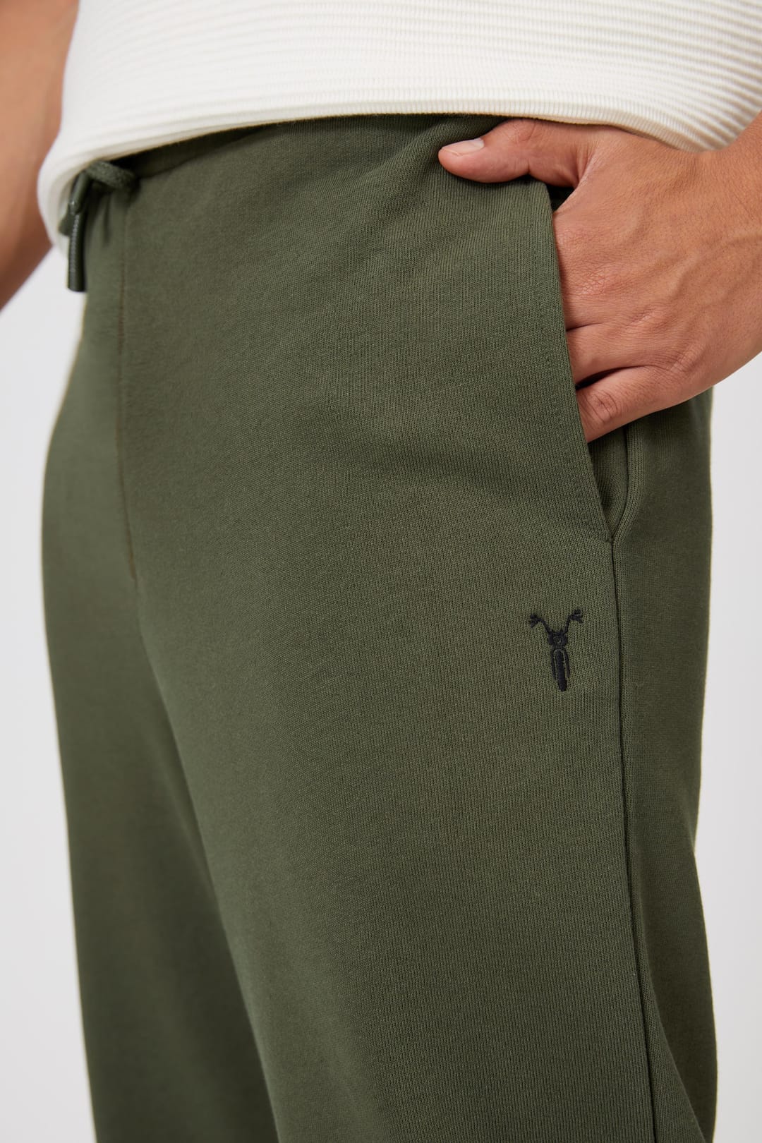 Düz Paça Nakışlı Pamuklu Haki Jogger Pantolon