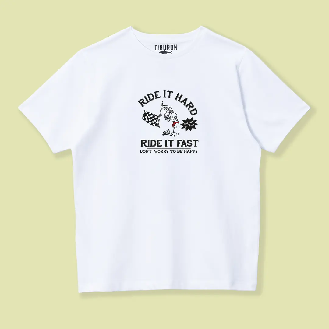 Kadın Siyah Baskılı Beyaz Regular Tişört