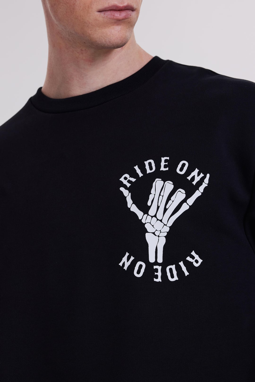 Baskılı Bisiklet Yakalı Siyah Sweatshirt
