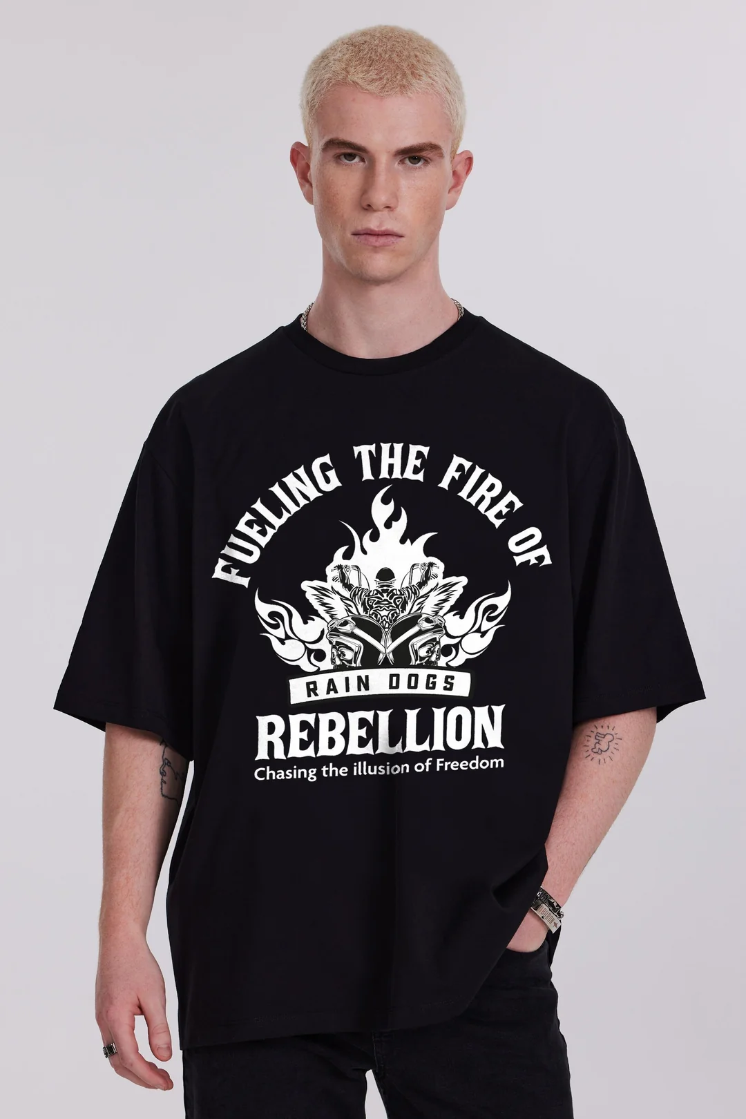 Rain Dogs Alev Baskılı Siyah Erkek Tişört