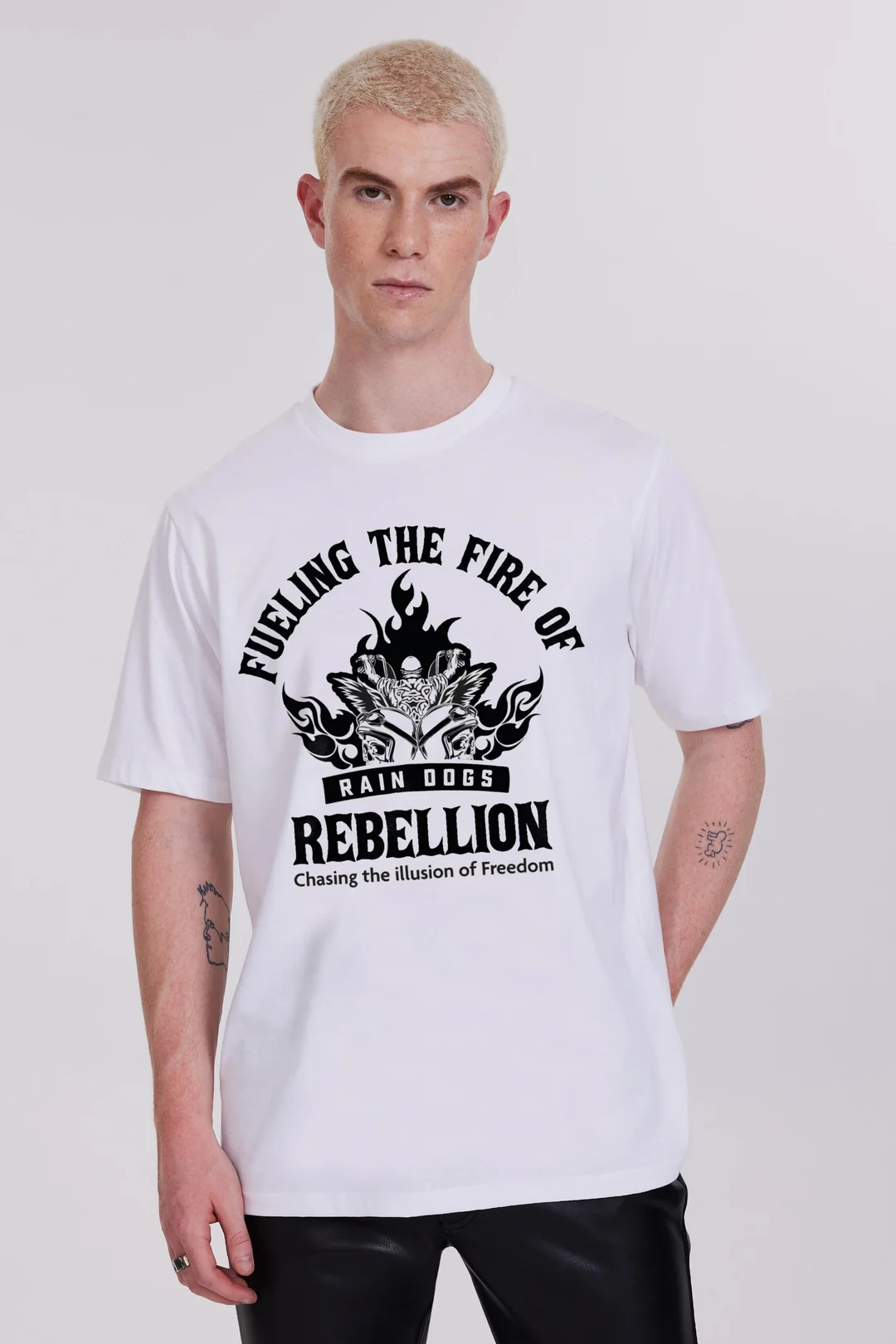 Rain Dogs Alev Baskılı Beyaz Erkek Tişört