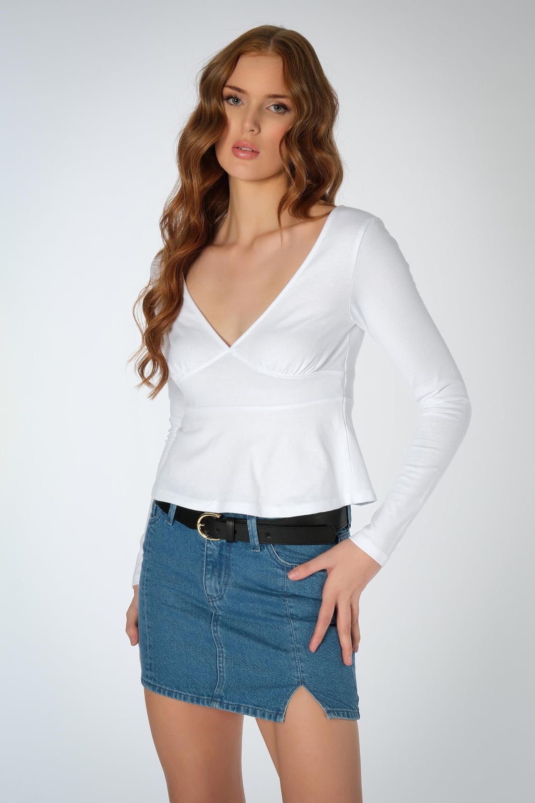 Beyaz V Yaka Tasarım Body