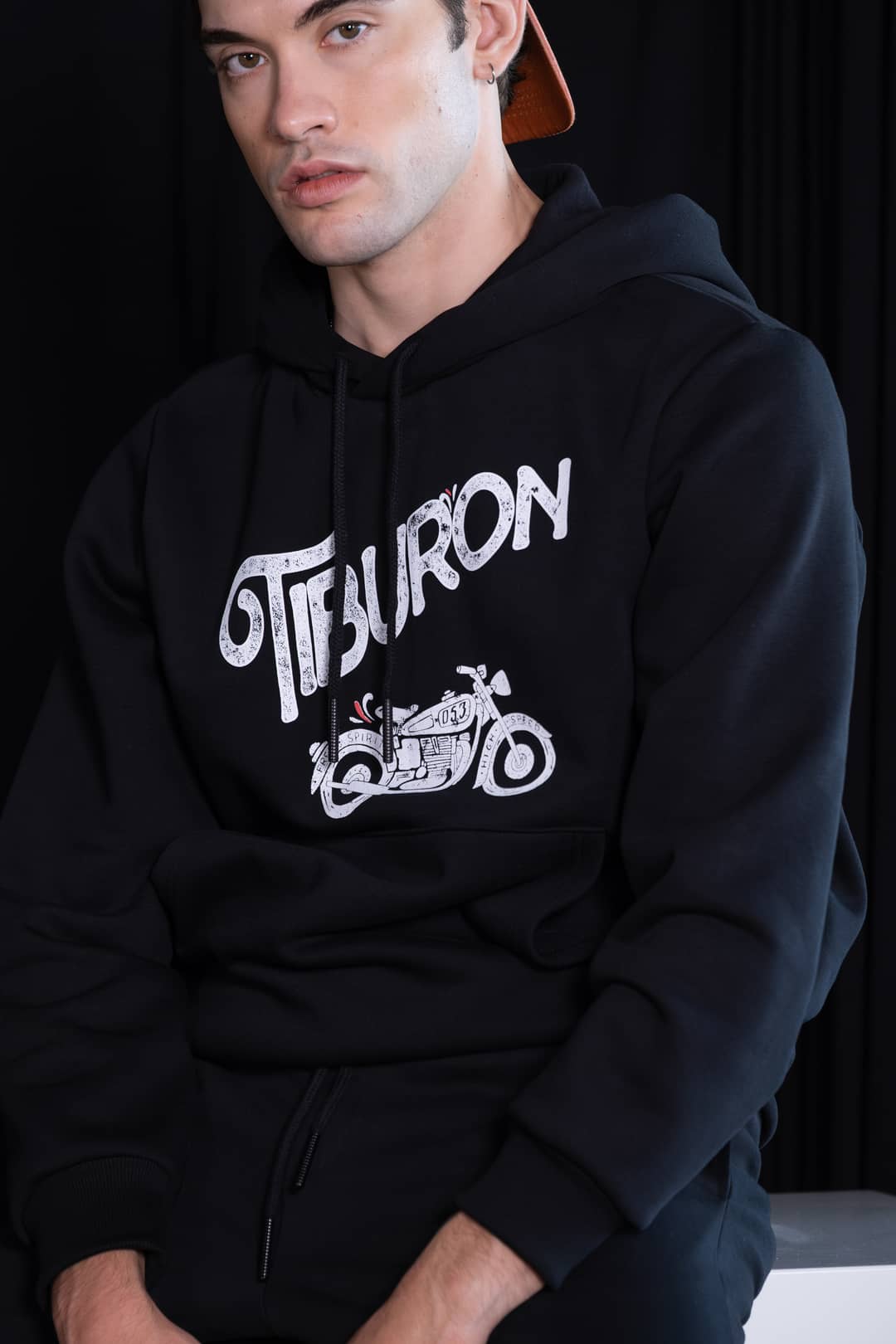 Tiburon Baskılı Şardonlu Siyah Erkek Hoodie