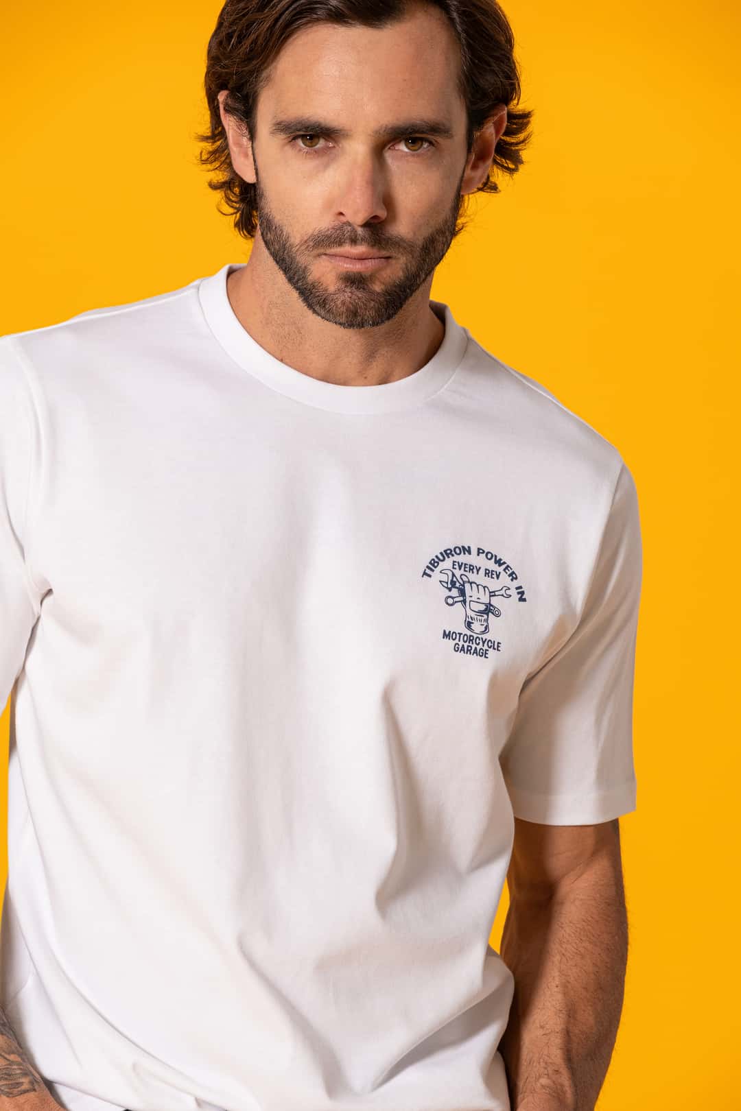 Minimal Baskılı Beyaz Regular Tişört