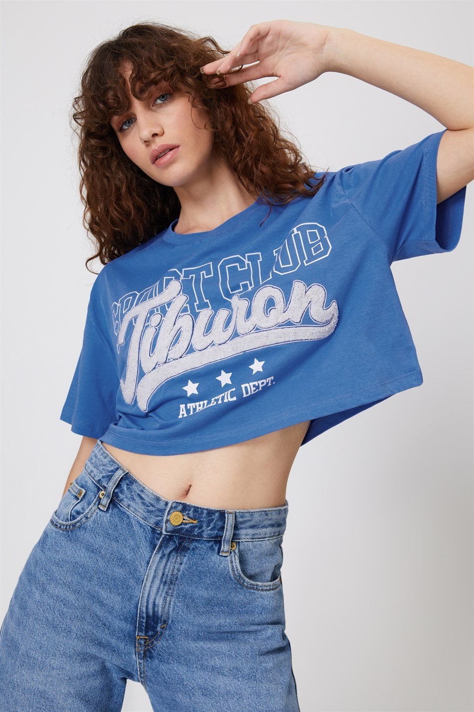 Kabartma Nakış Detaylı Mavi Crop Tişört