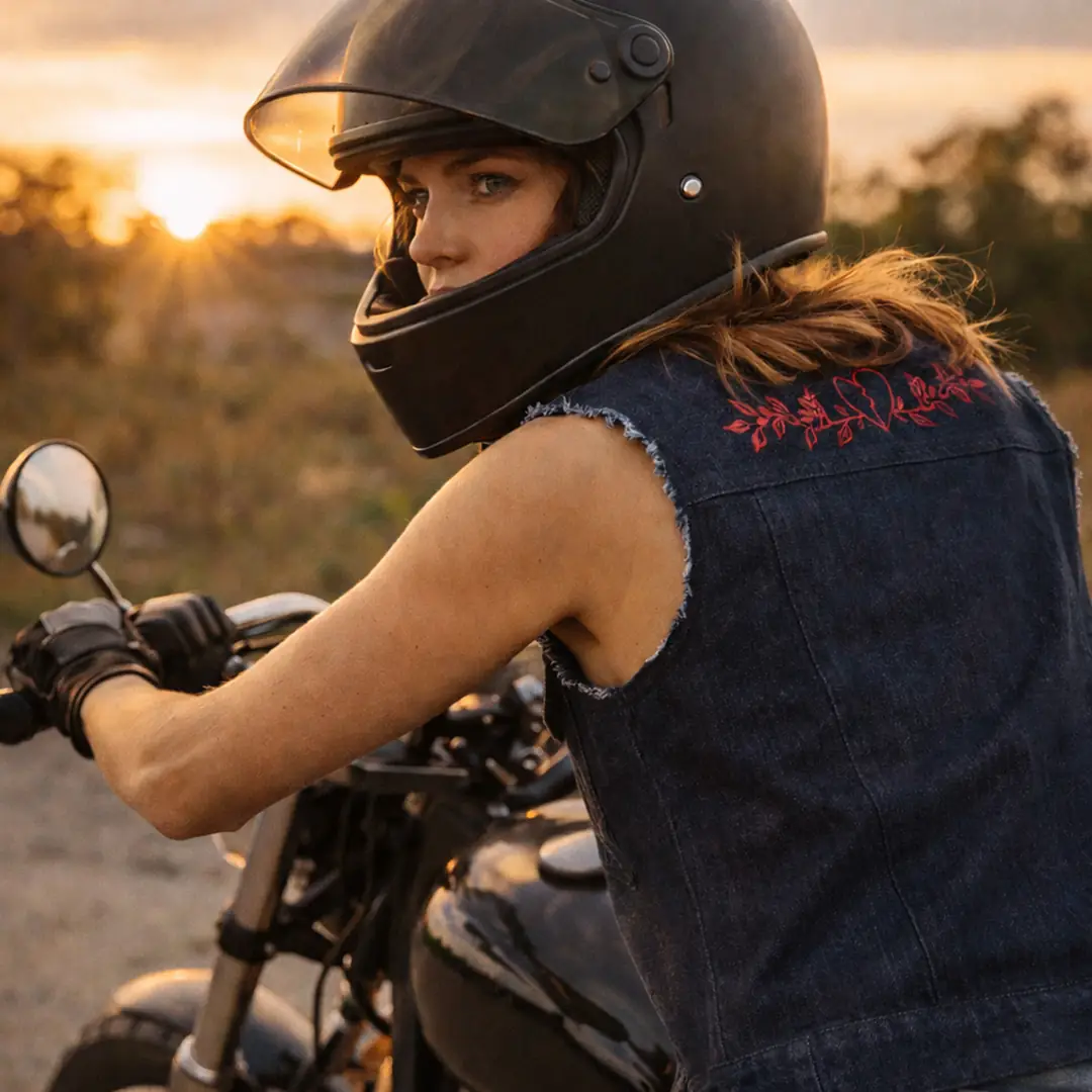 Nakış Detaylı Lacivert Kadın Kot Yelek