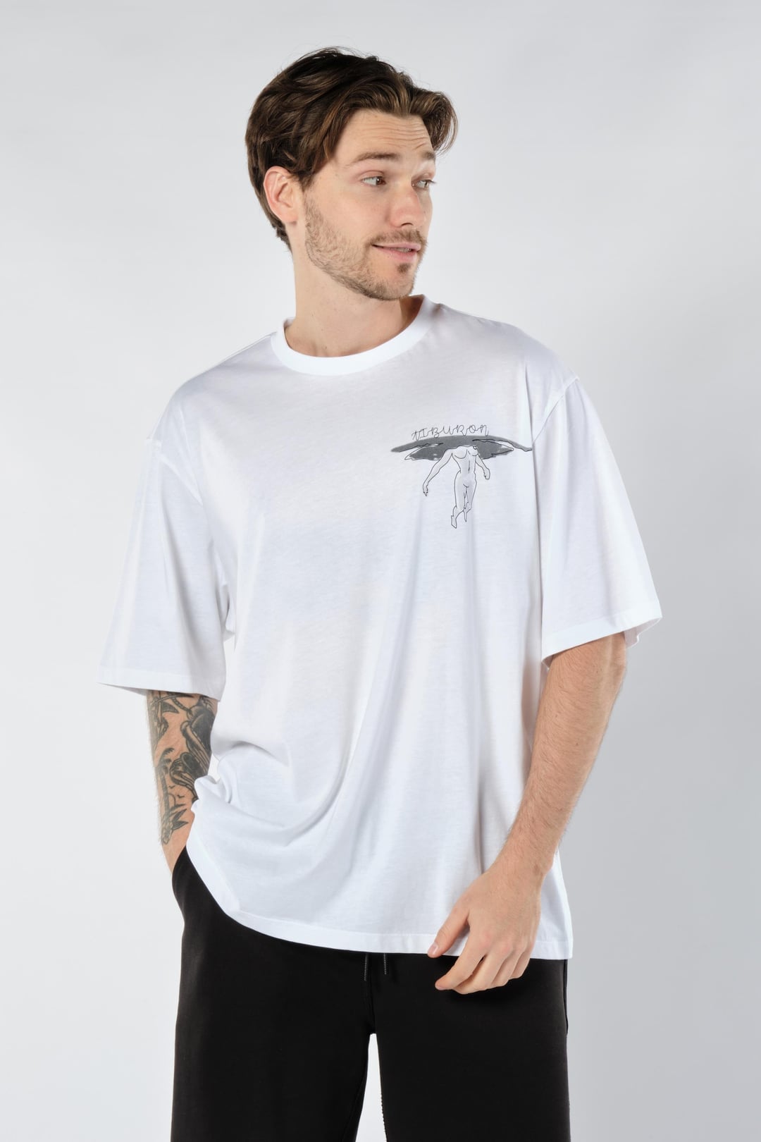 Göğsü Baskılı Erkek Beyaz Oversize Tişört