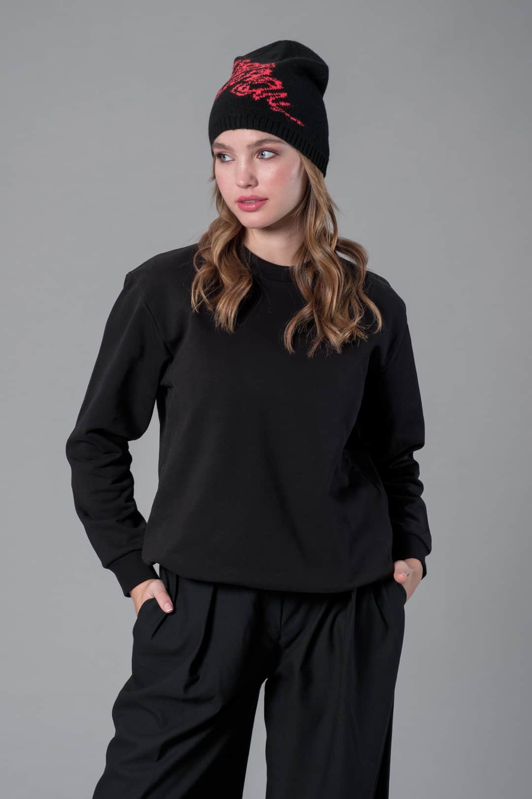 Siyah Bisiklet Yaka Sweatshirt