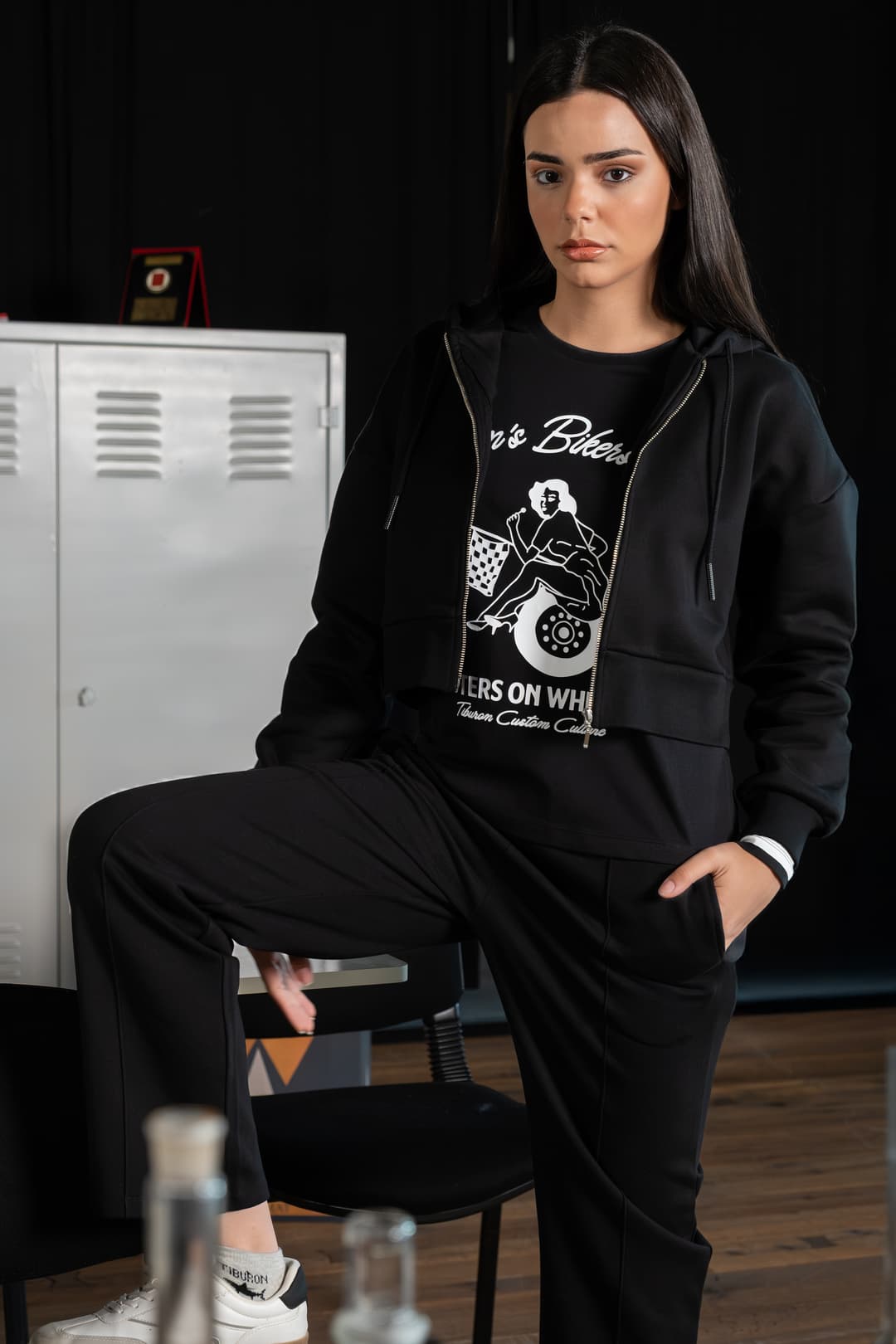 Kadın Fermuarlı Kapüşonlu Siyah Sweatshirt