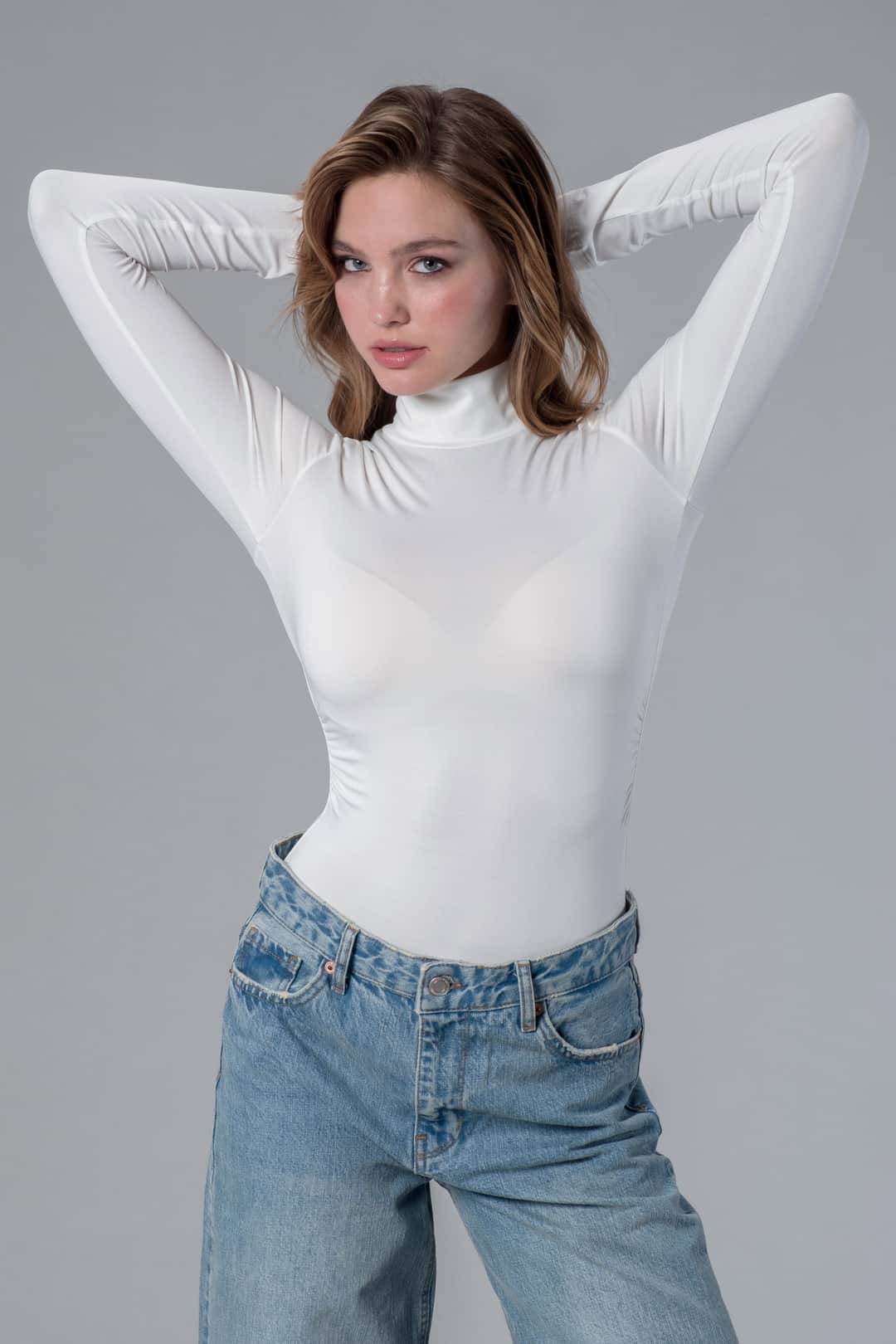 Drape Detaylı Beyaz Çıtçıtlı Body