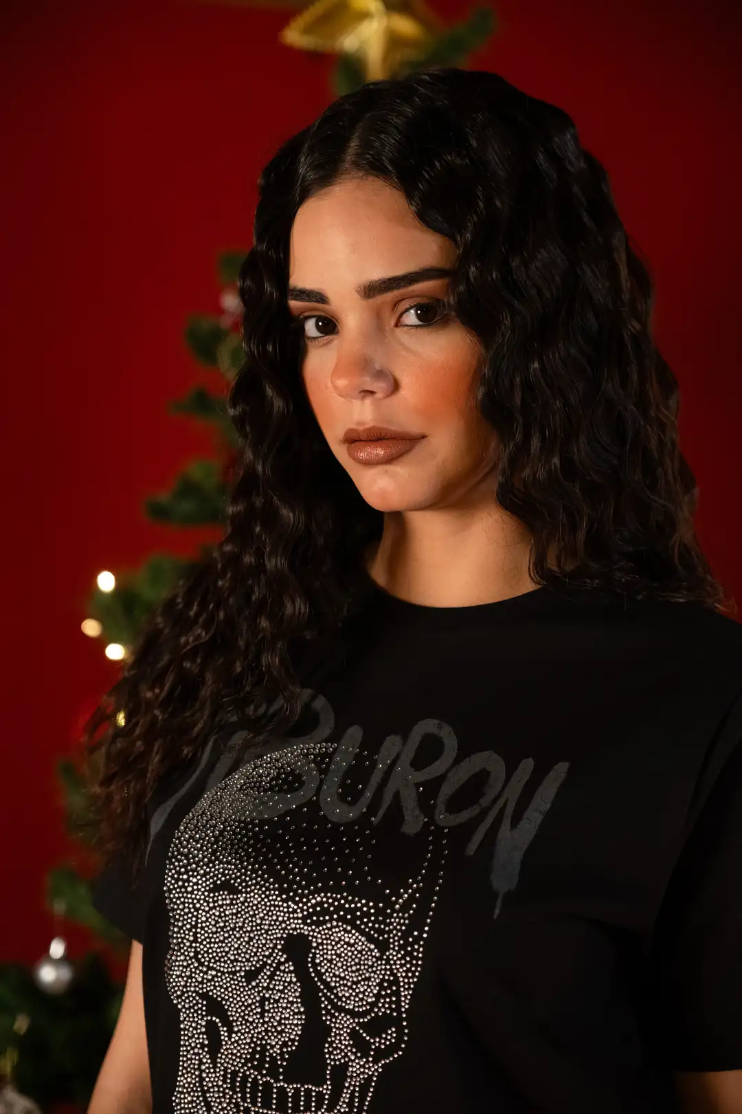 Taş Baskılı Siyah Regular Kadın Tişört