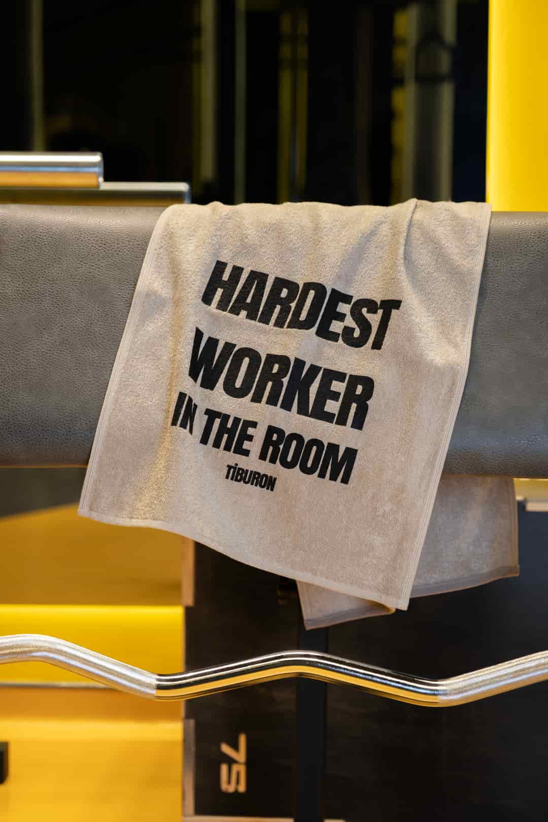 Slogan Baskılı Gri Pamuklu Spor Havlusu