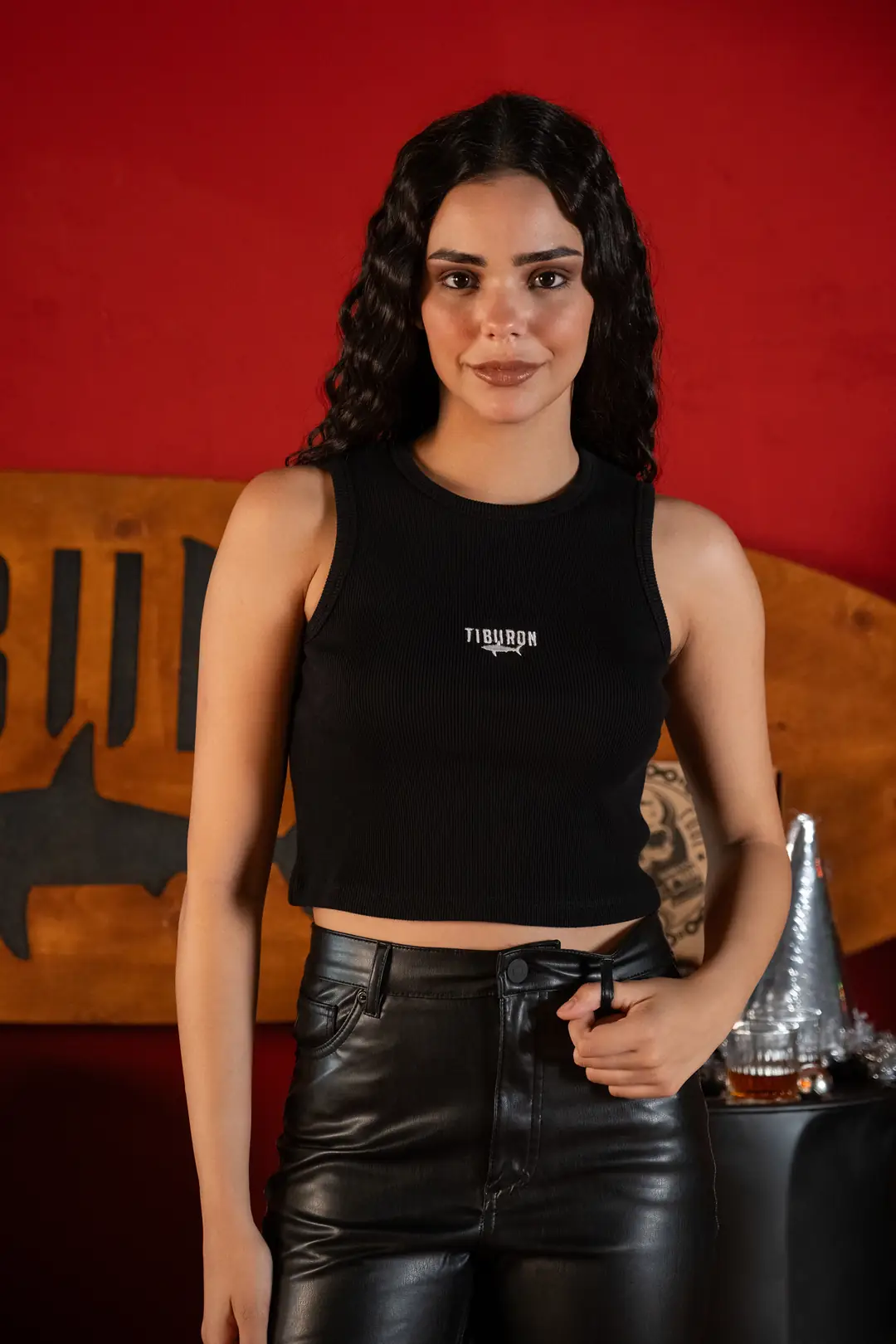 Tiburon Nakışlı Siyah Halter Yaka Atlet