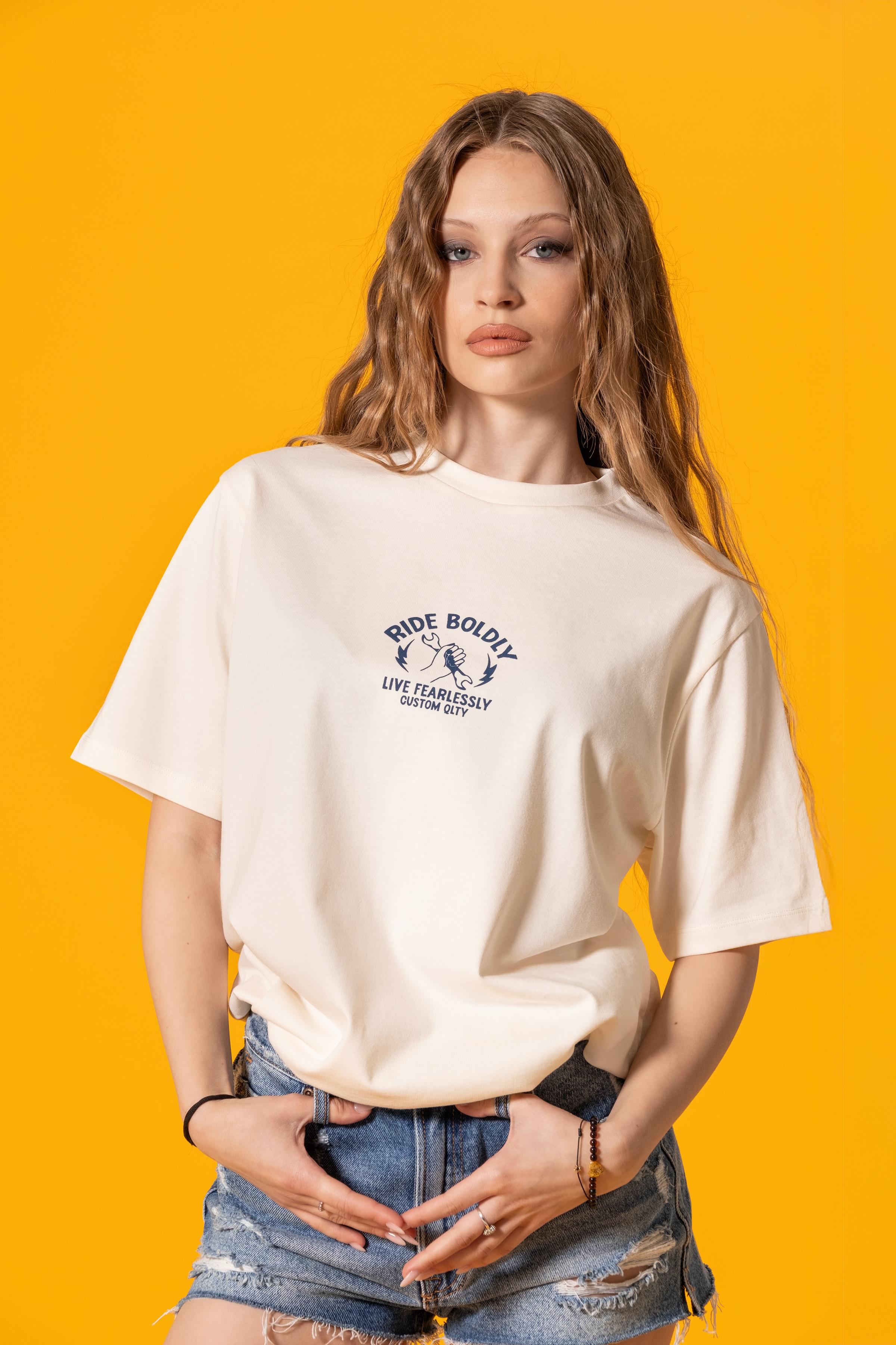 Önü Baskılı Kadın Ekru Oversize Tişört