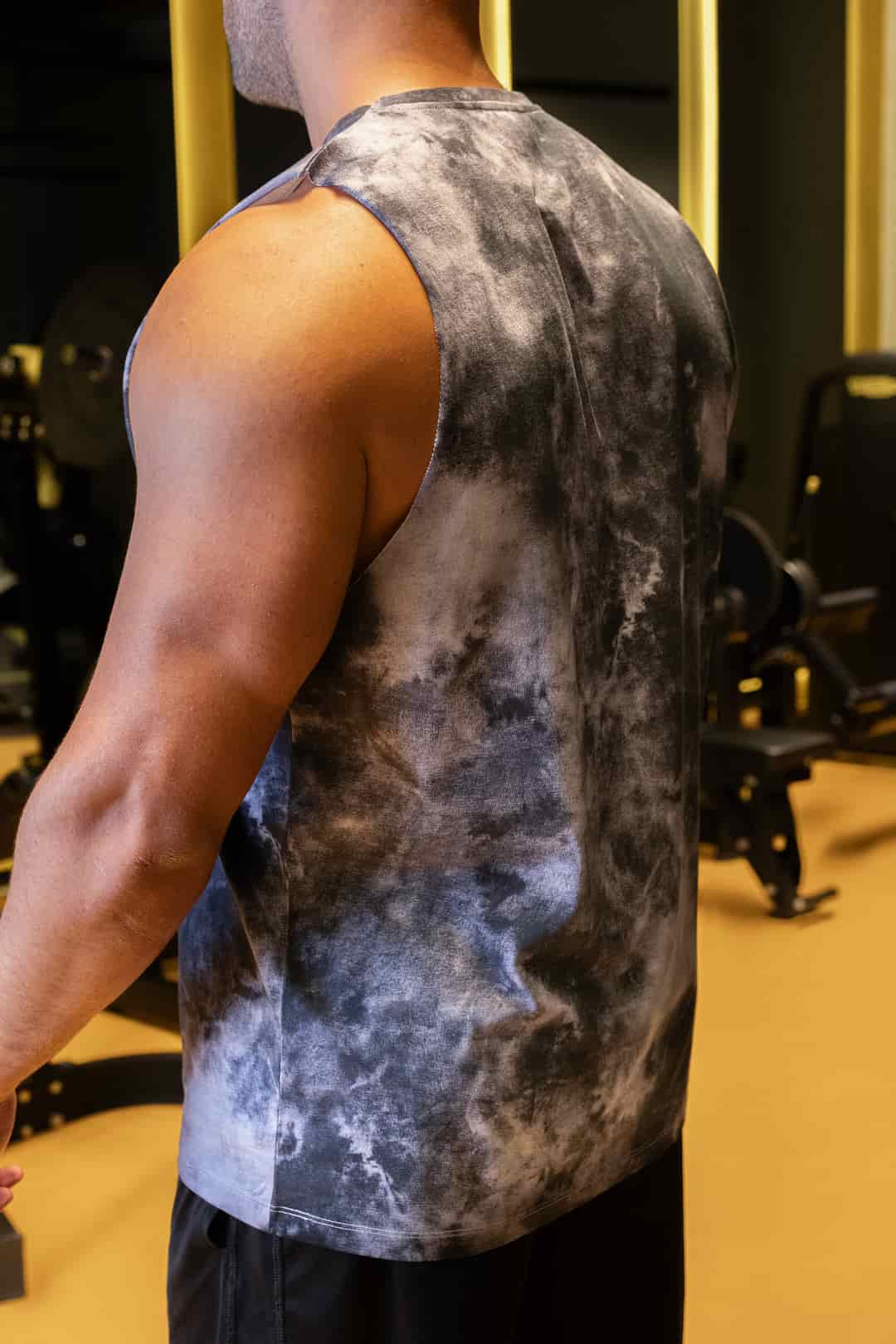 Batik Desenli Erkek Kolsuz Tişört