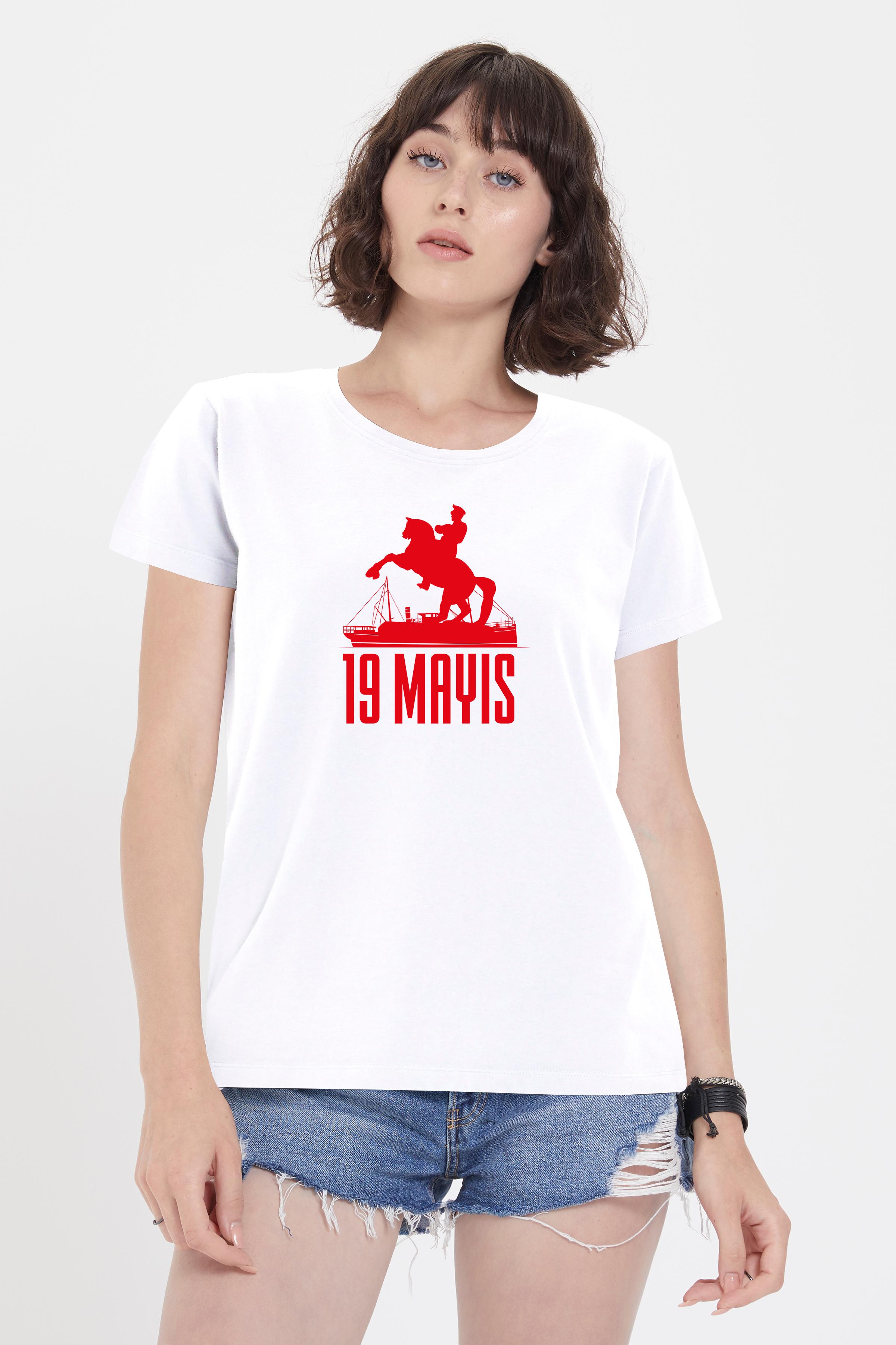 19 Mayıs Beyaz Kadın Tişört