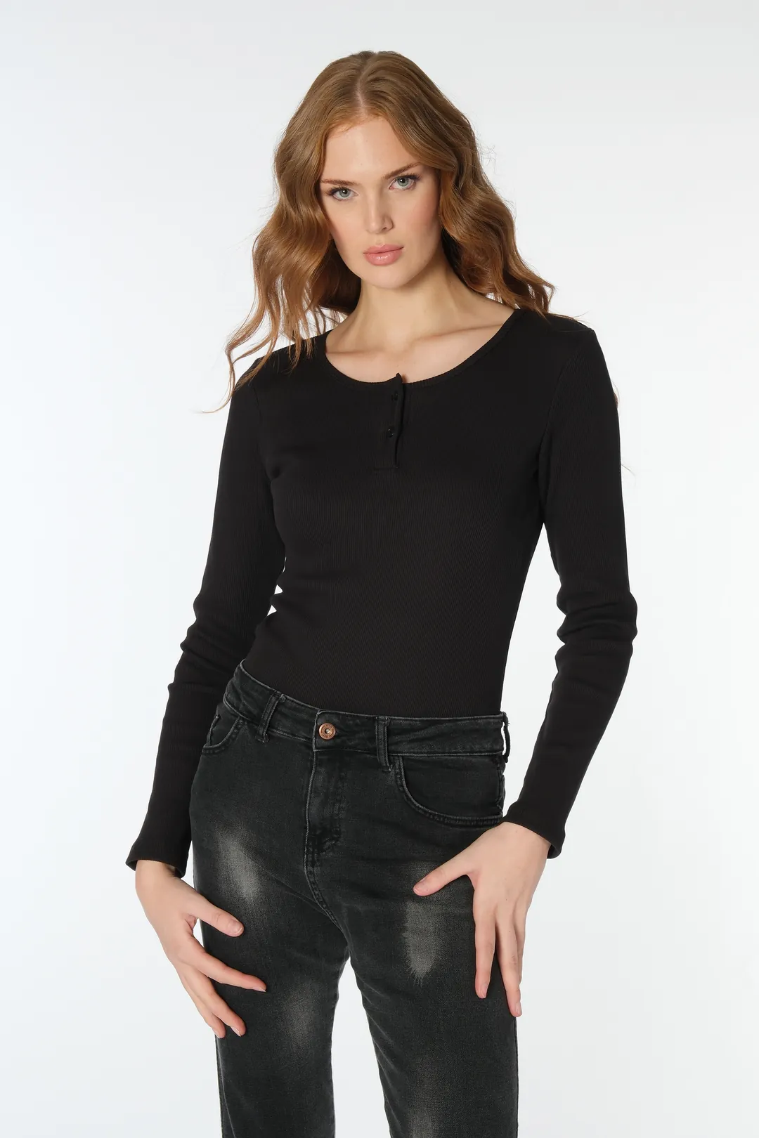 Siyah Düğme Detaylı Çıtçıtlı Body