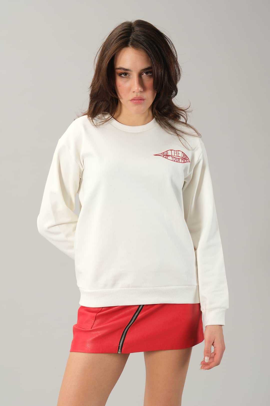 Kırmızı Grafik Nakışlı Ekru Sweatshirt