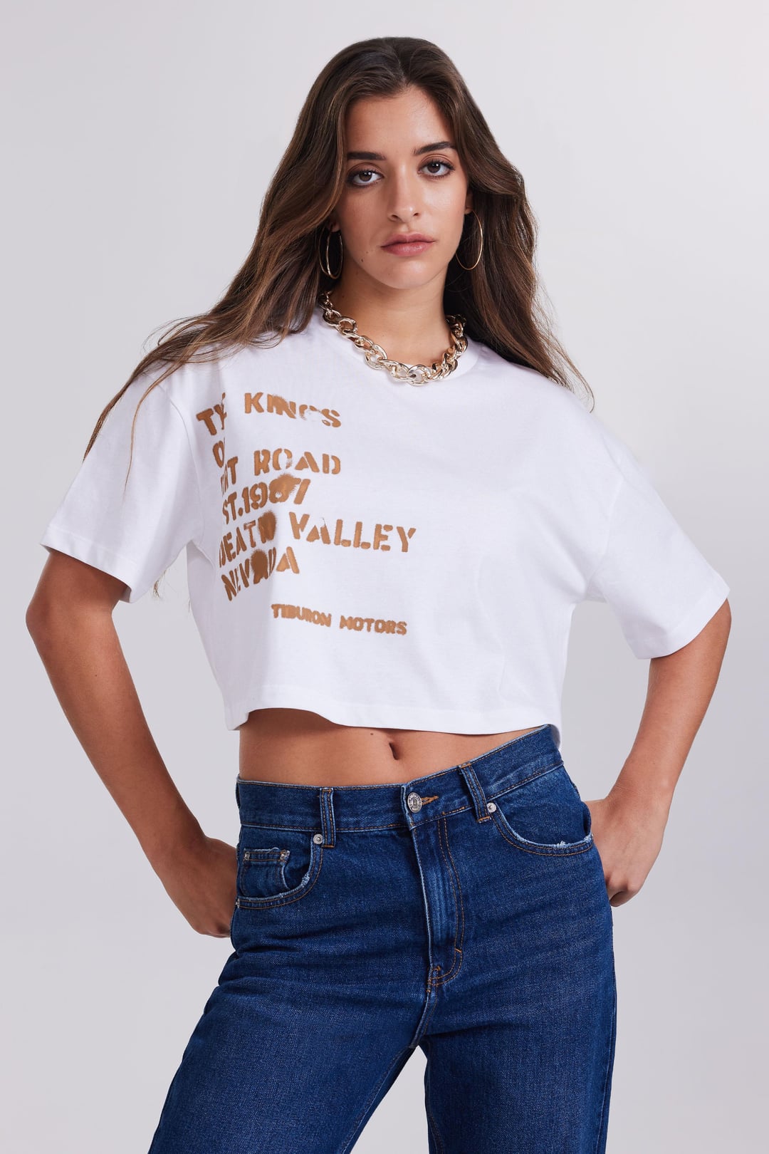 Önü Slogan Baskılı Beyaz Kadın Crop Tişört