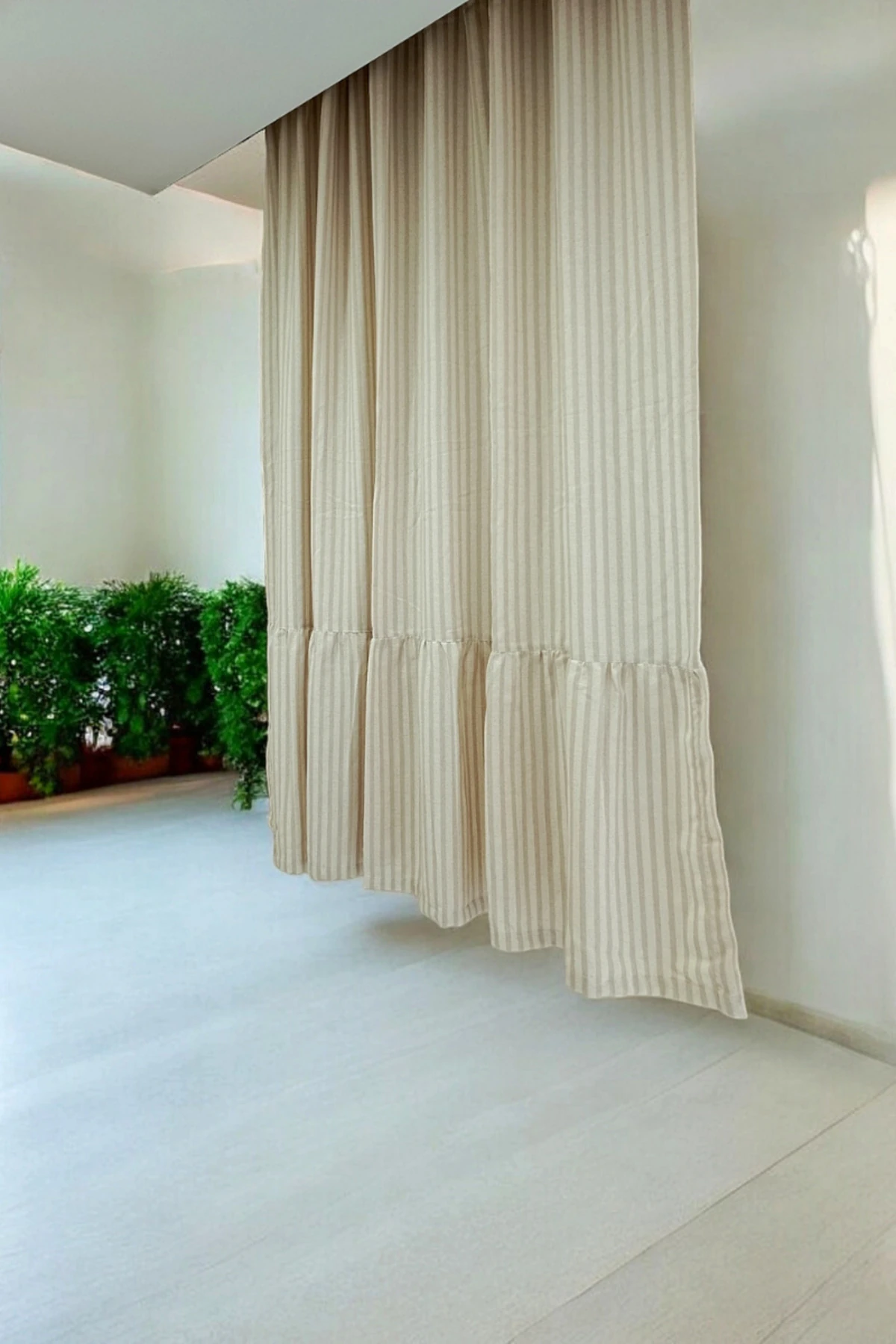 %100 Pamuk Sütlü Kahve Şeritli Etek Ucu Fırfırlı Keten Perde (EN X BOY) - Tek Kanat