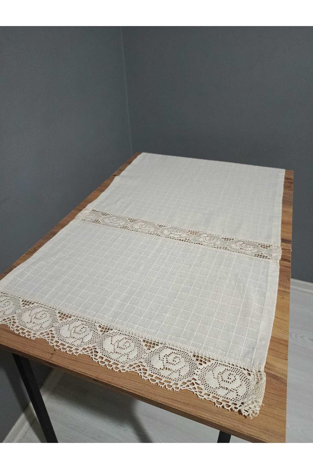 2 Kenar ve 2 Ara Gül Dantelli Monika Runner 50x150