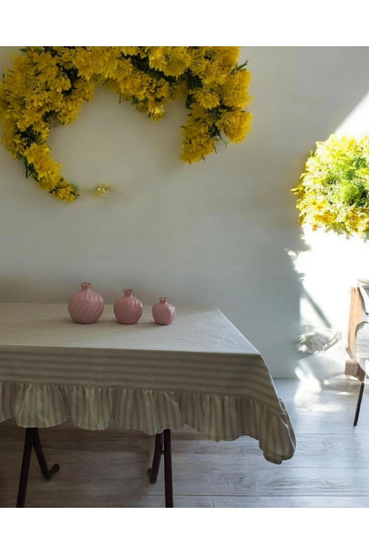 %100 Pamuk Fırfırlı Sütlü Kahve Şeritli Vintage Masa Örtüsü