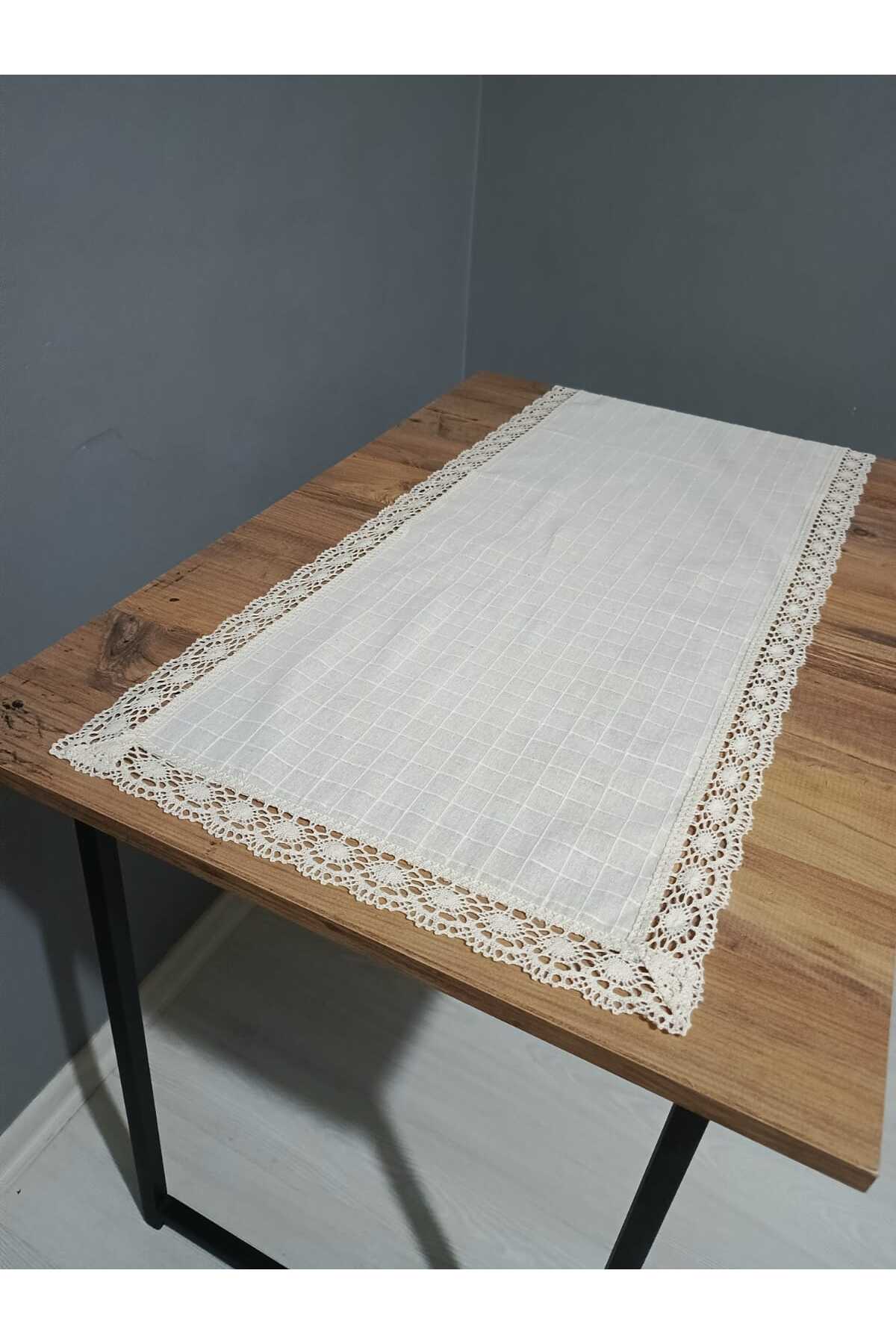 4 Kenar Badem Dantelli Monika Runner 40x110