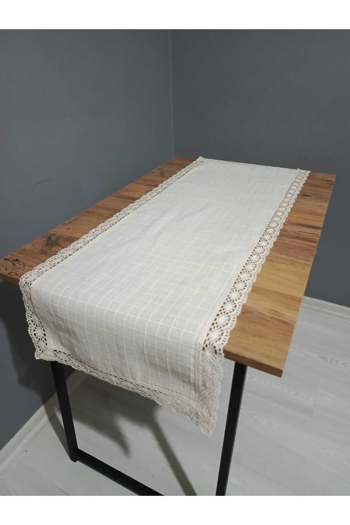 4 Kenar Badem Dantelli Monika Runner 40x110