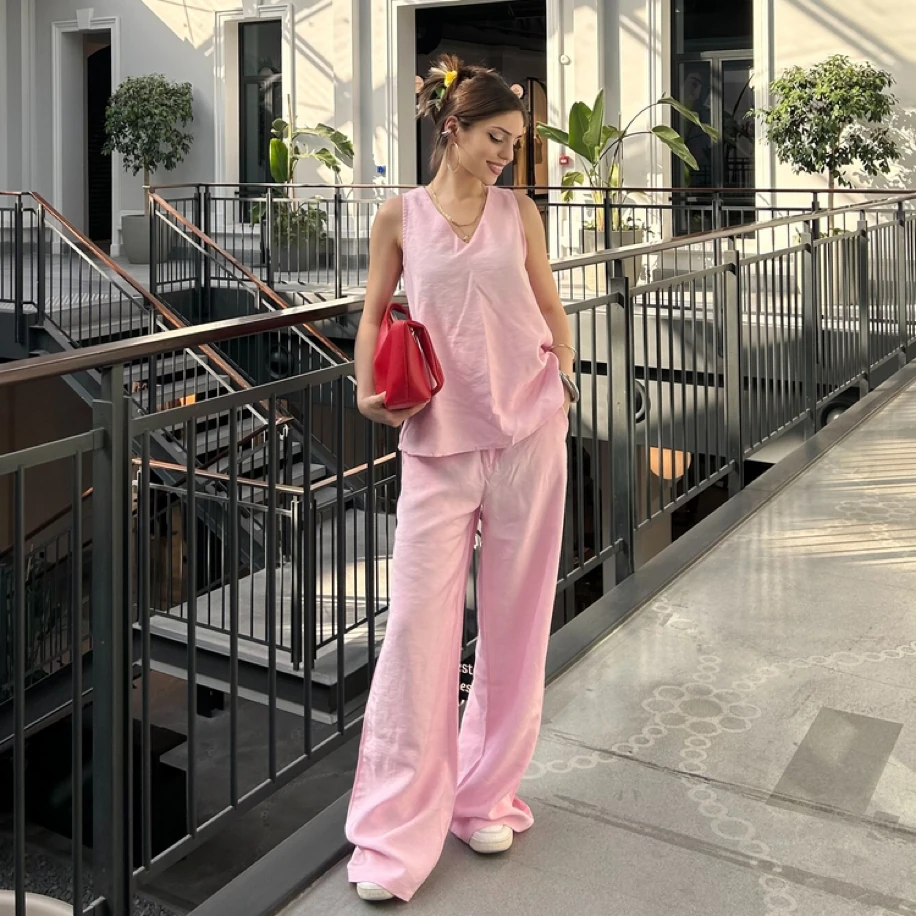 Kalın Askılı Pembe Bluz Takım