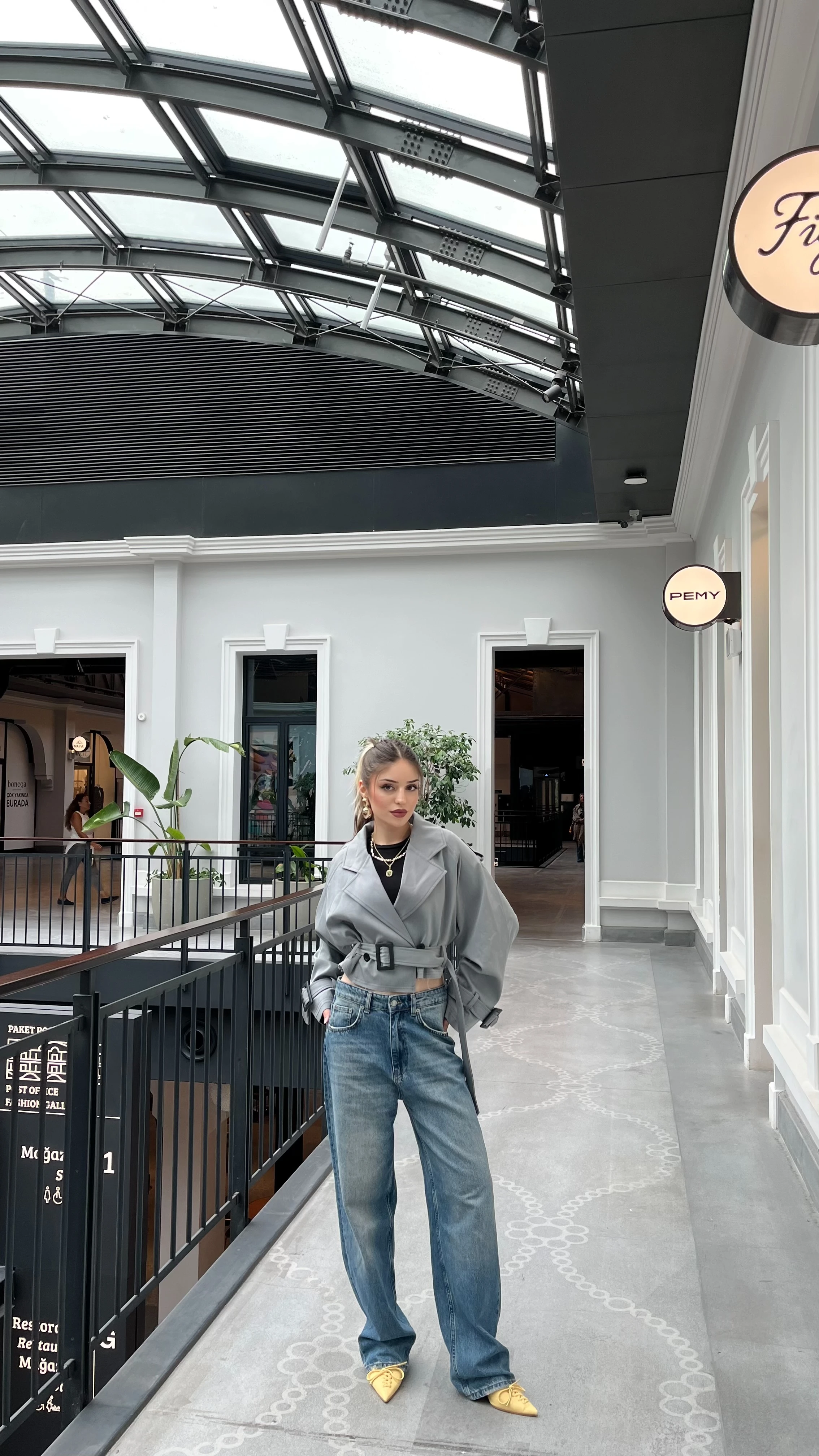 Açık Gri Kısa Trençkot