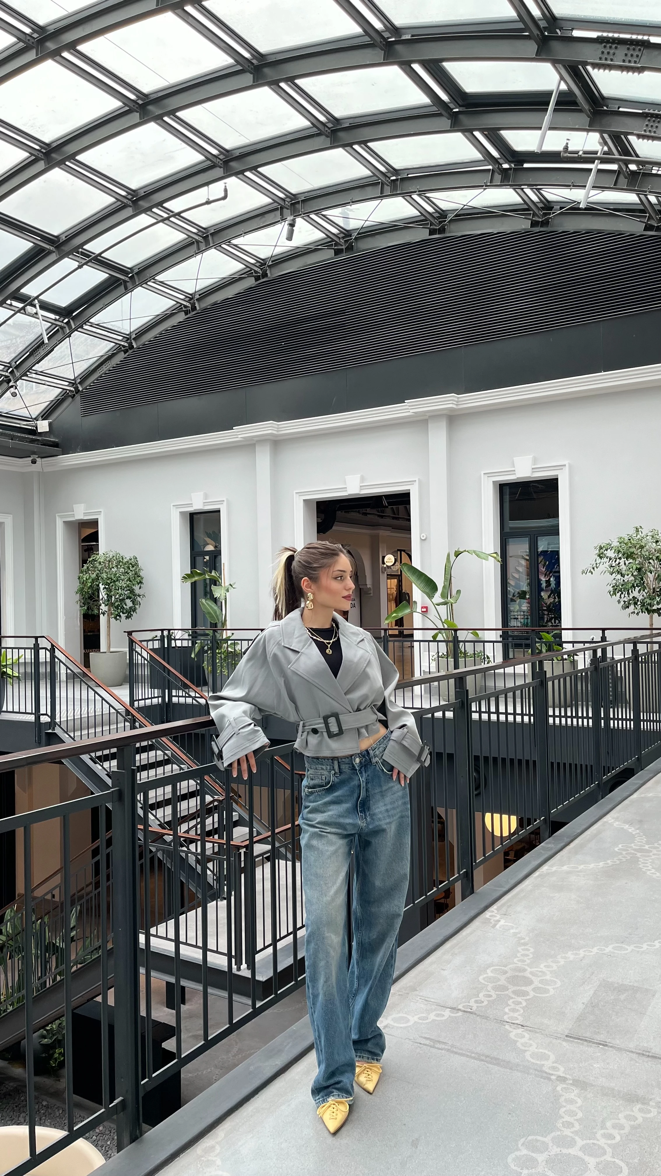 Açık Gri Kısa Trençkot