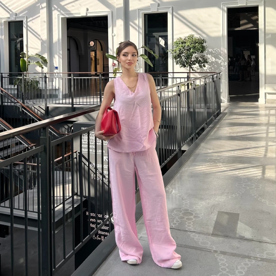 Kalın Askılı Pembe Bluz Takım