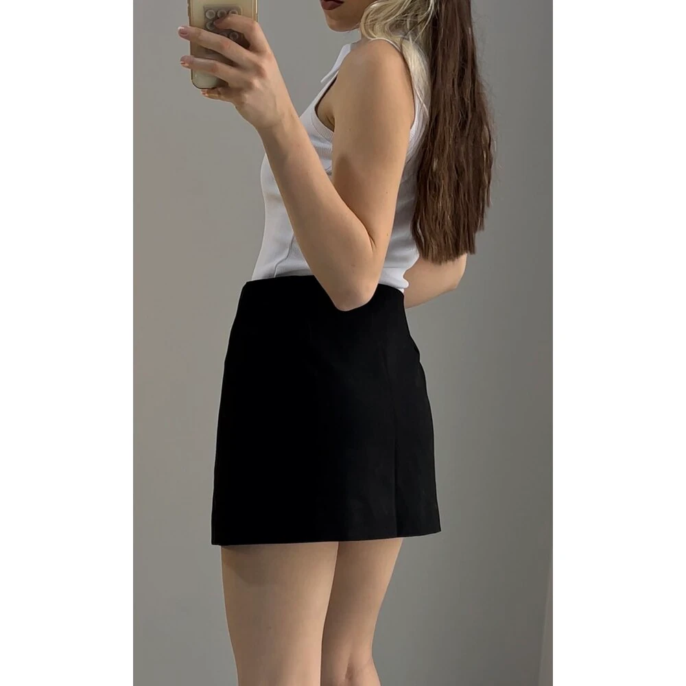 Arkası şort olmayan siyah şort etek