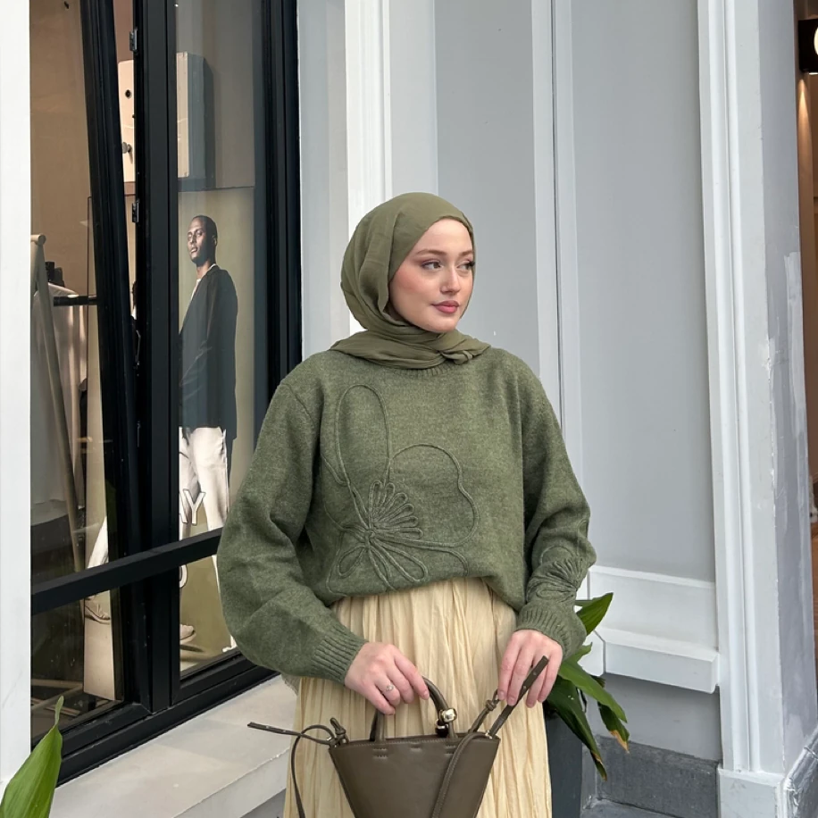 Çiçek Desenli Oversize Triko Kazak - Haki