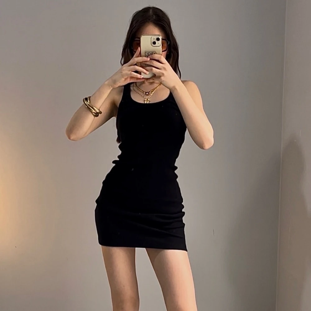 Askılı Siyah Elbise