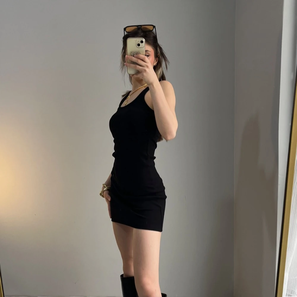 Askılı Siyah Elbise