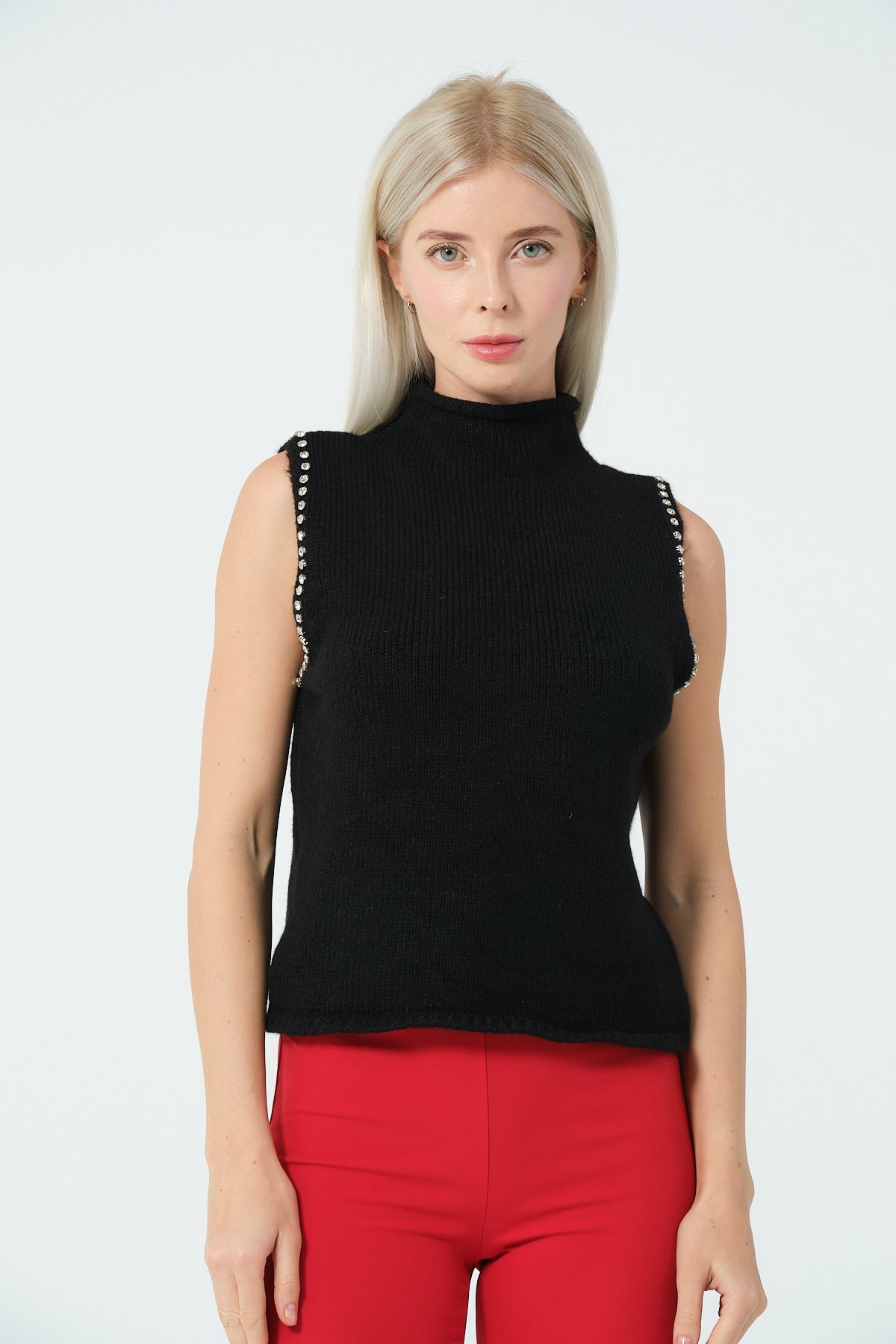 NELLIE BLACK BLOUSE