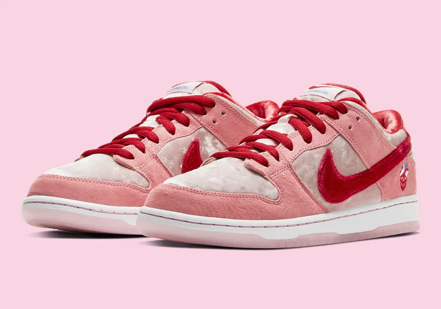 Dunk Low Strangelove Skateboards