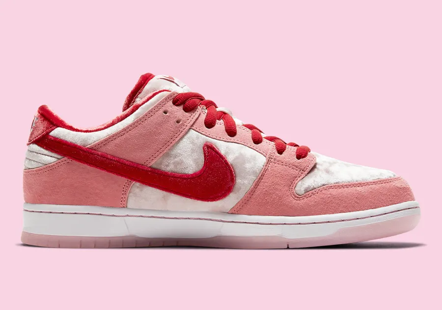 Dunk Low Strangelove Skateboards